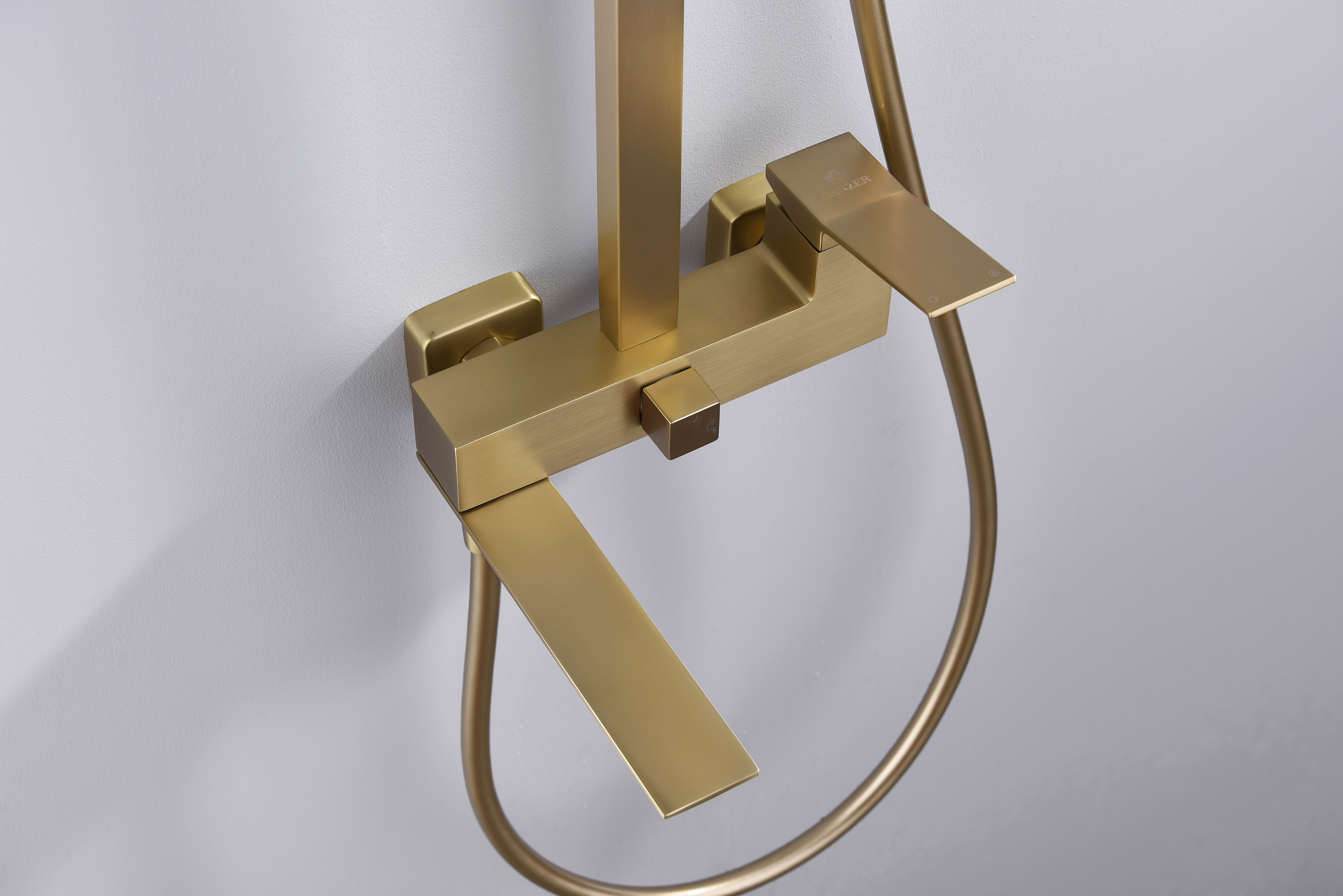 05162-S Душевая система (Мат. Золото) GANZER (5/1шт)