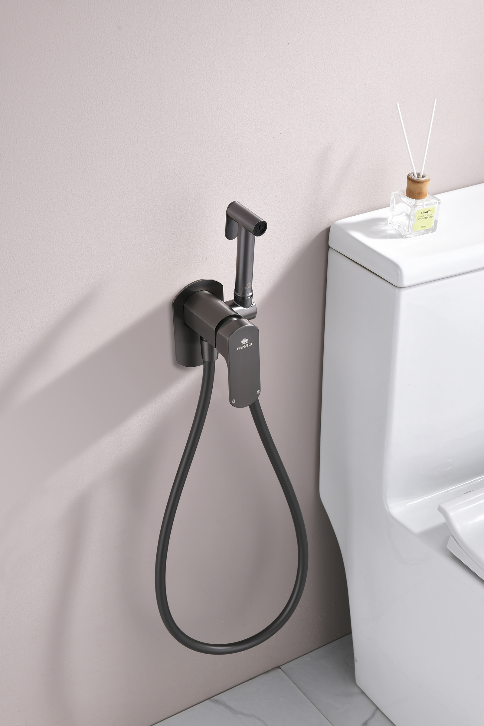 06157-Q Смеситель встраиваемый с ГИГ. душем (ГРАФИТ) GANZER (10/1шт)