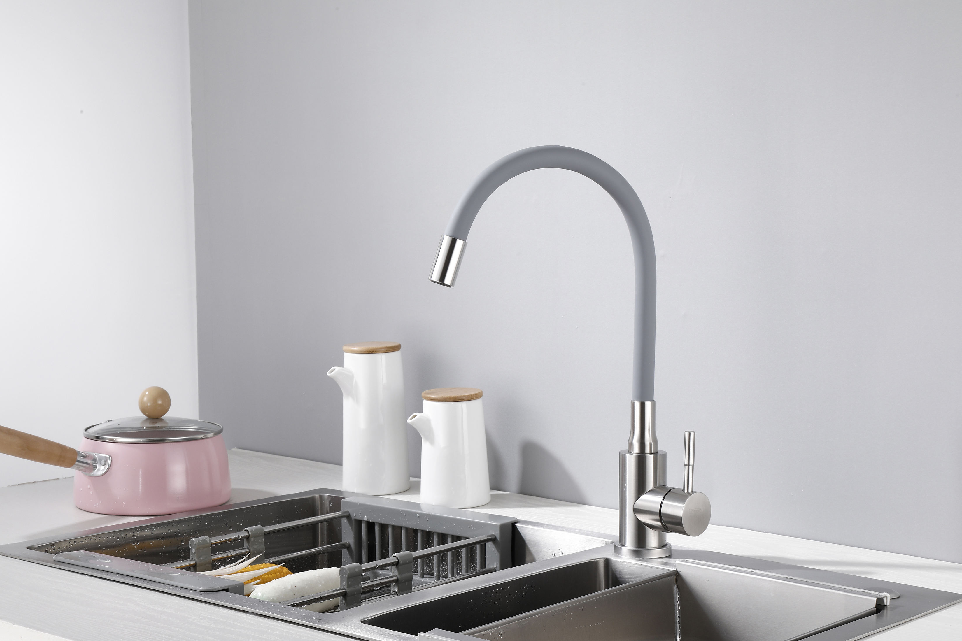 59304-GP Смес. из НЕРЖ. для кух. (САТИН с гиб. сер. изл.) HANSEN  (20/1шт)