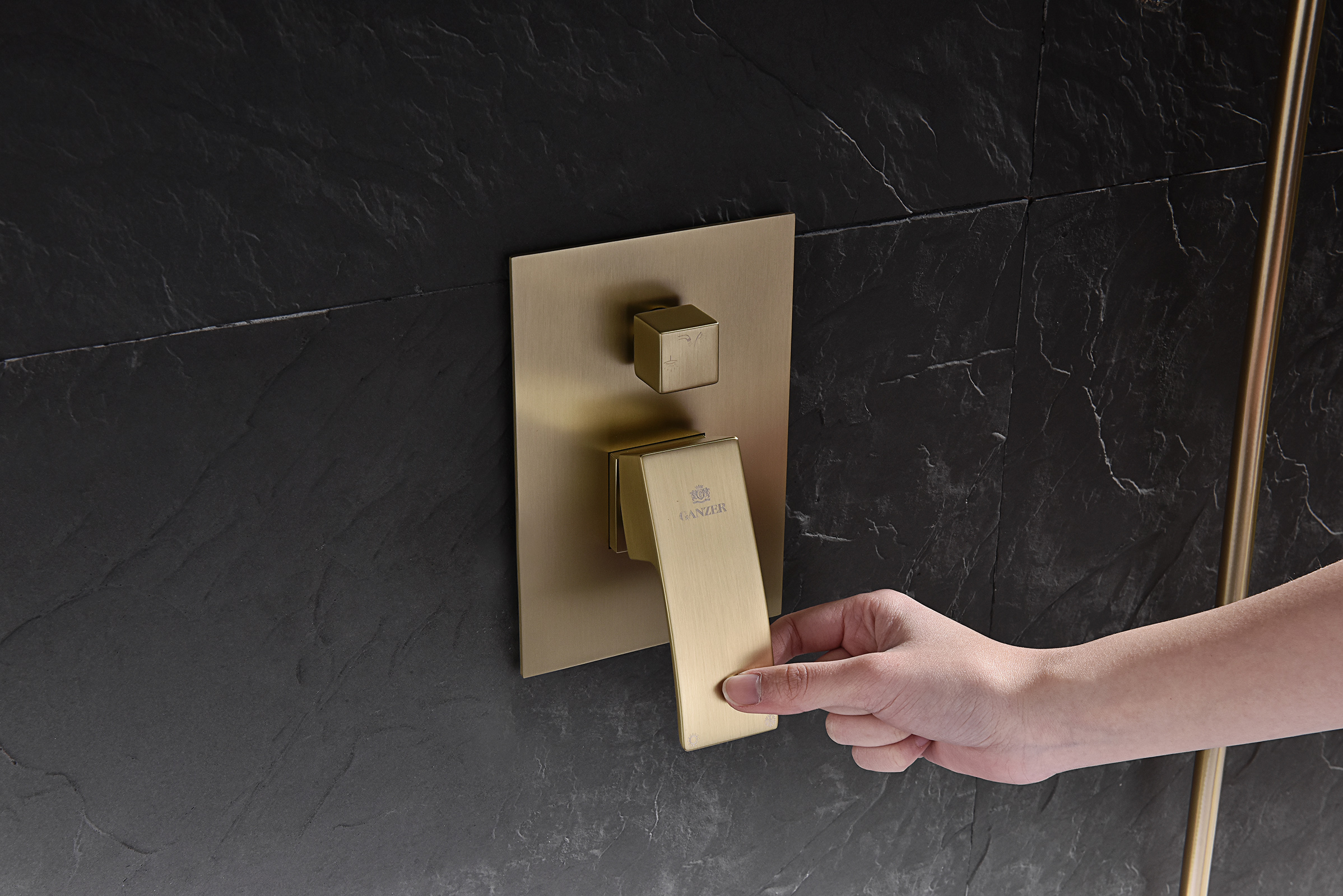 44165-S Смеситель встраиваемый для душа с 3-функ. (Мат. Золото) GANZER (6/1шт)