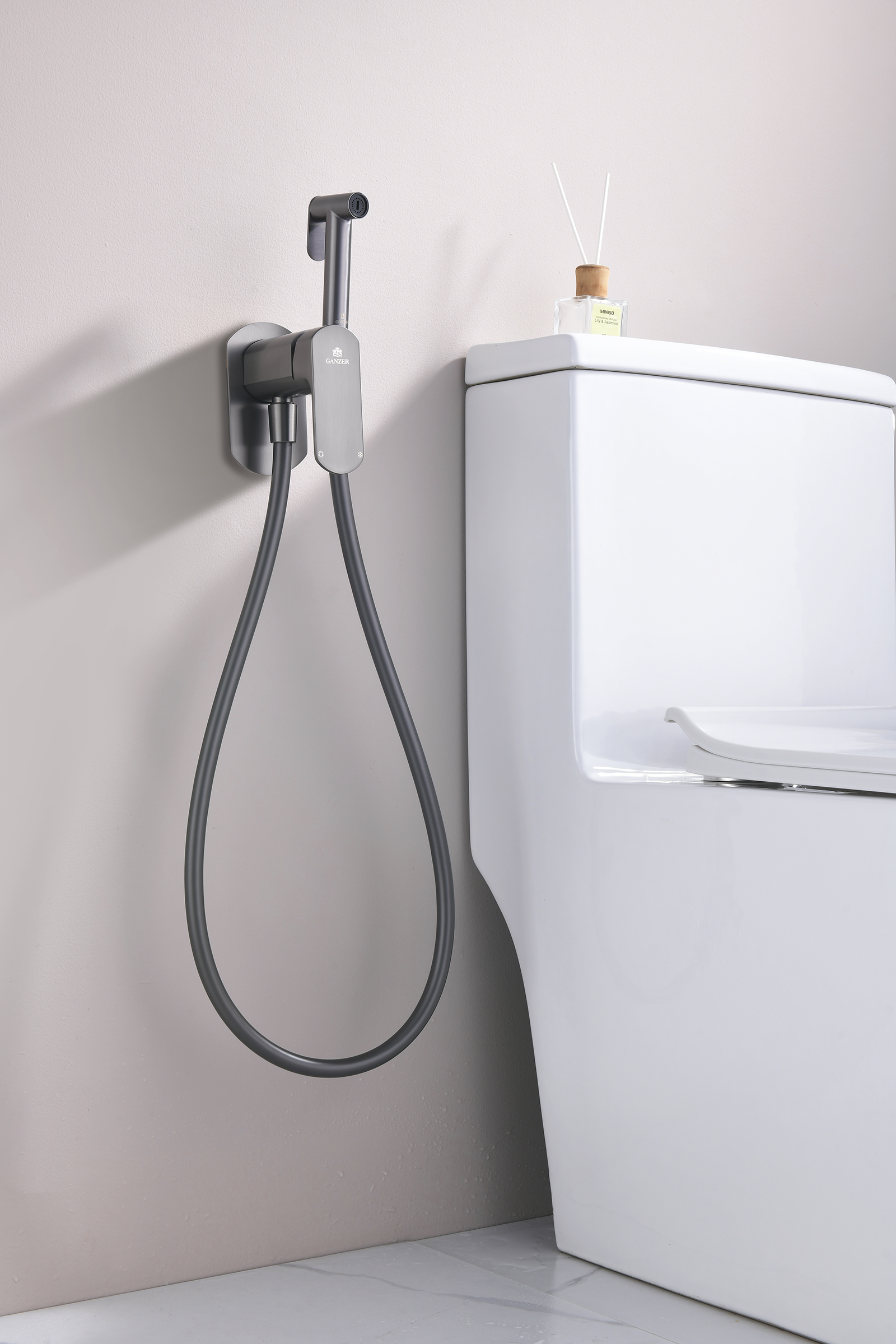 06157-Q Смеситель встраиваемый с ГИГ. душем (ГРАФИТ) GANZER (10/1шт)