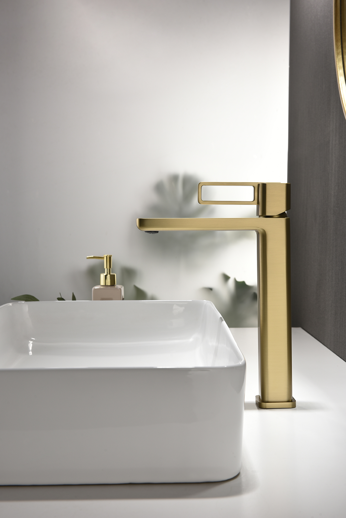 12112-S Смеситель од. для раковины-чаши (Мат. Золото) GANZER (10/1шт)