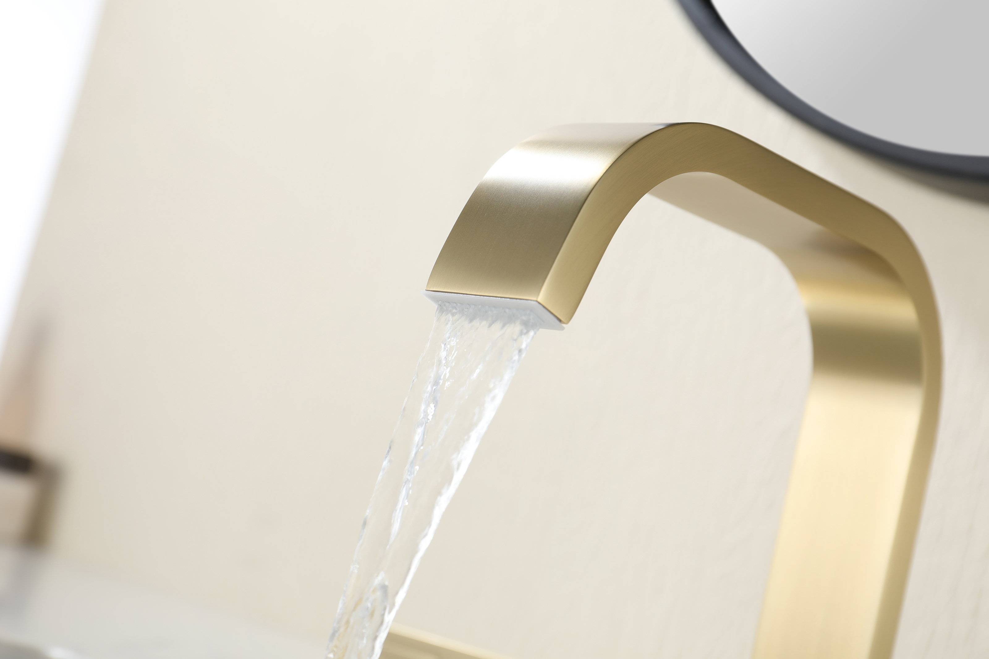 01115-S Смеситель на борт раковины (3-отв,Мат. Золото)  GANZER (10/1шт)