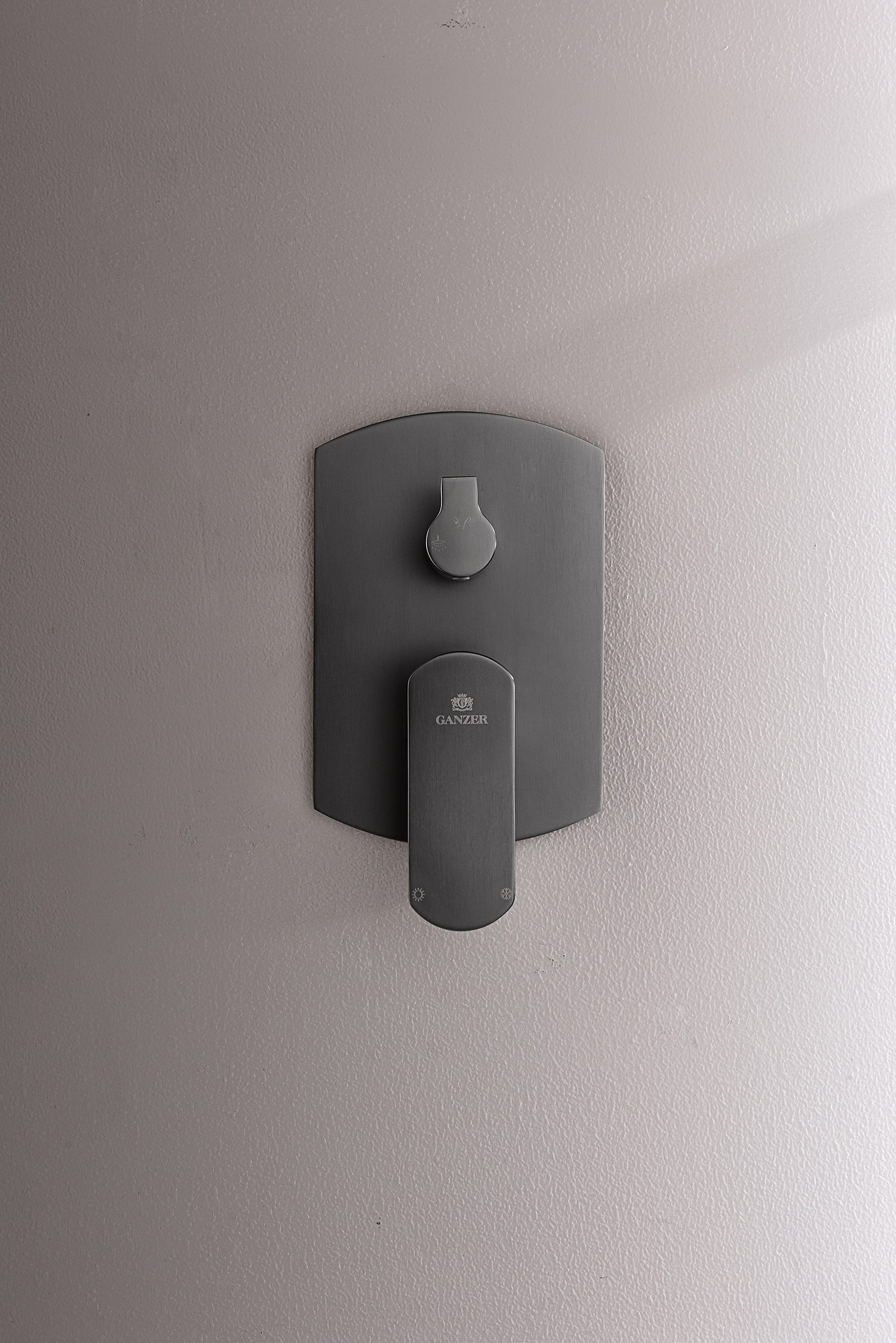 06165-Q Смеситель встраиваемый для душа с 3-функ. (ГРАФИТ) GANZER (6/1шт)