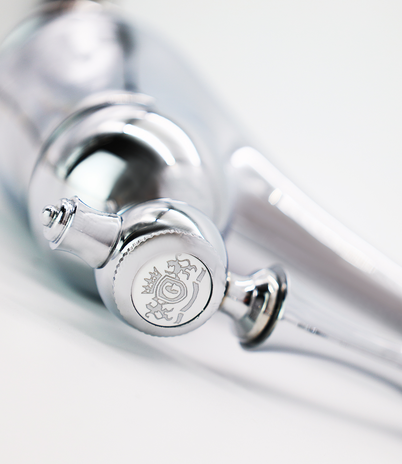 77051 Смеситель для умыв. с гиг. под. GANZER  (10/1шт)