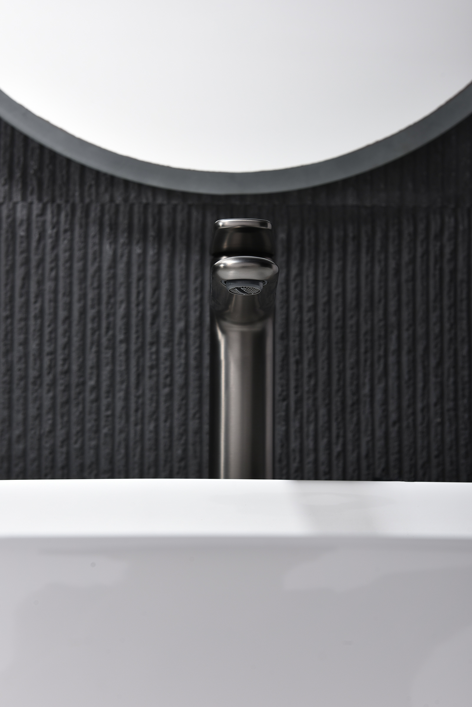 02112-Q Смеситель од. для раковины-чаши (ГРАФИТ) GANZER (10/1шт)