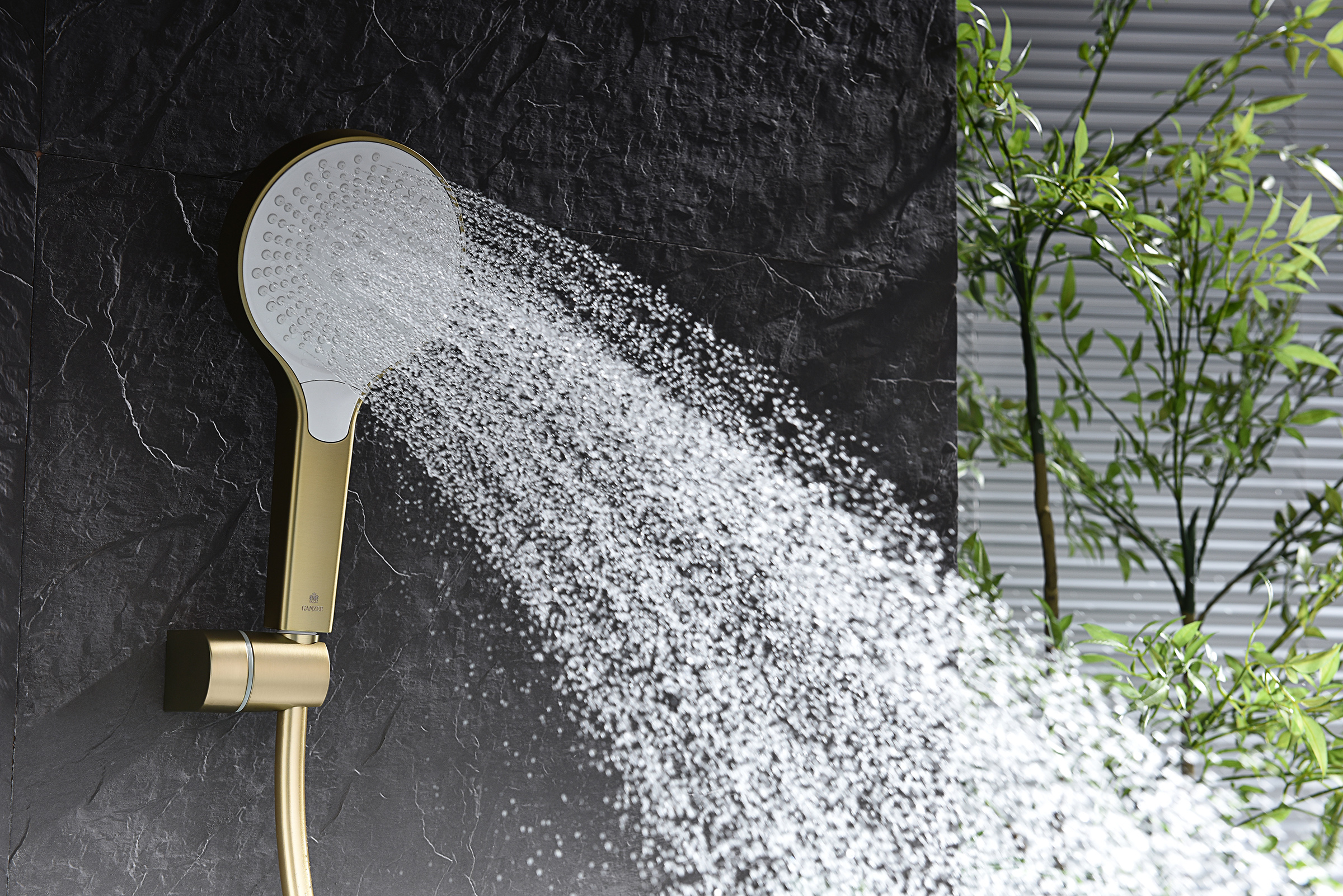 06132-S Смеситель од. для ванны кор. (Мат. Золото)  GANZER  (8/1шт)