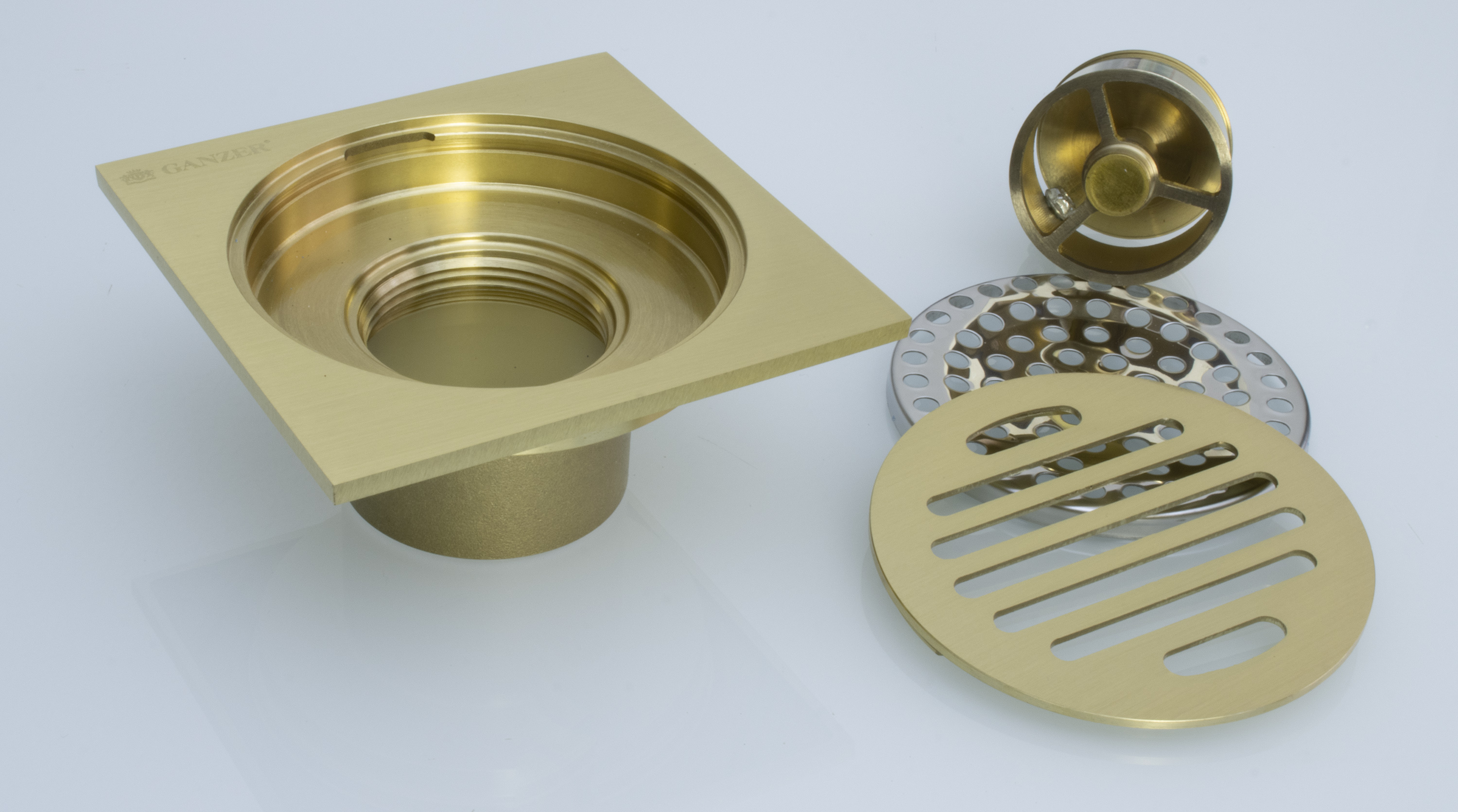 Трап прямой 10 х 10  (МАТ. ЗОЛОТО)  GANZER  (60/1шт)