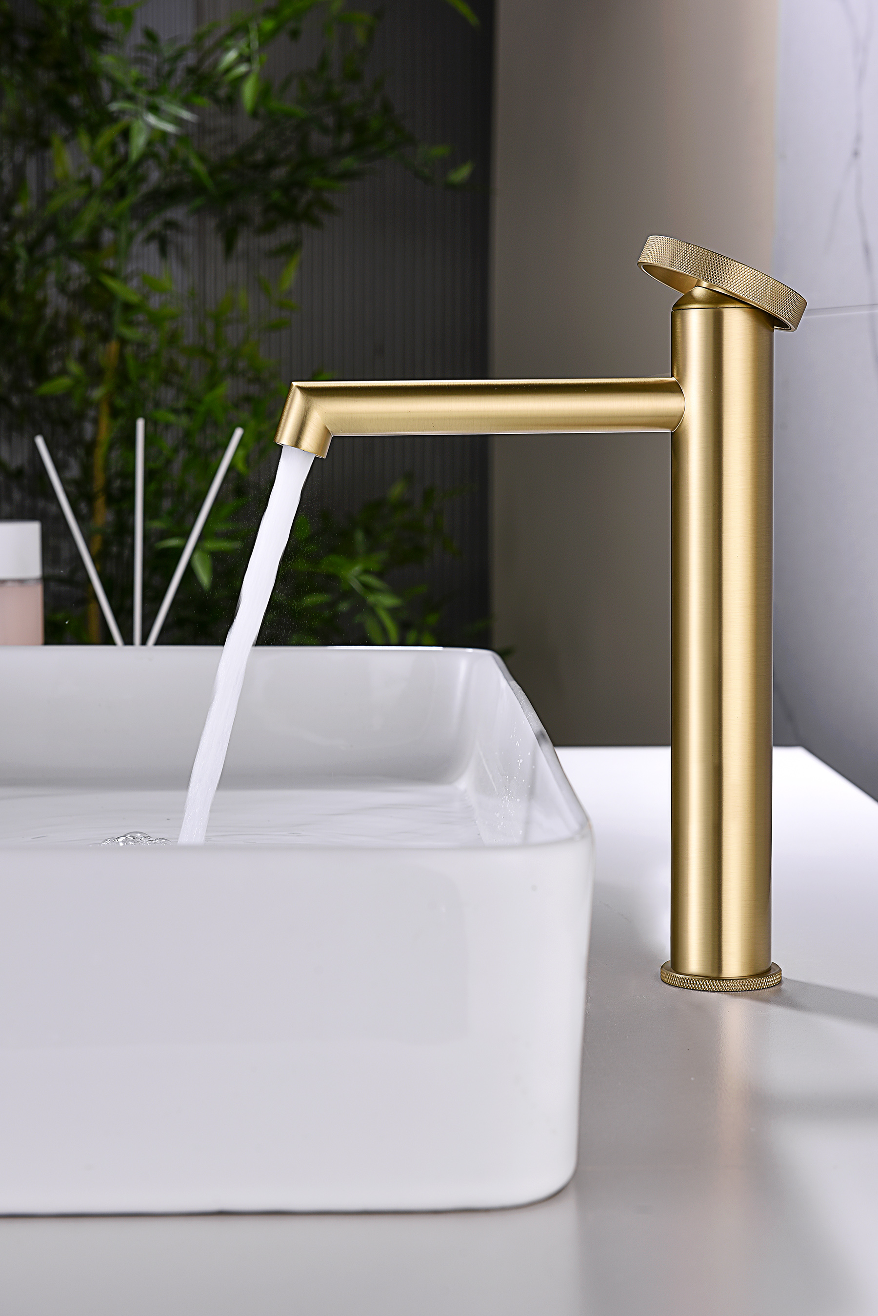 19112-S Смеситель од. для раковины-чаши (Мат. Золото) GANZER (10/1шт)