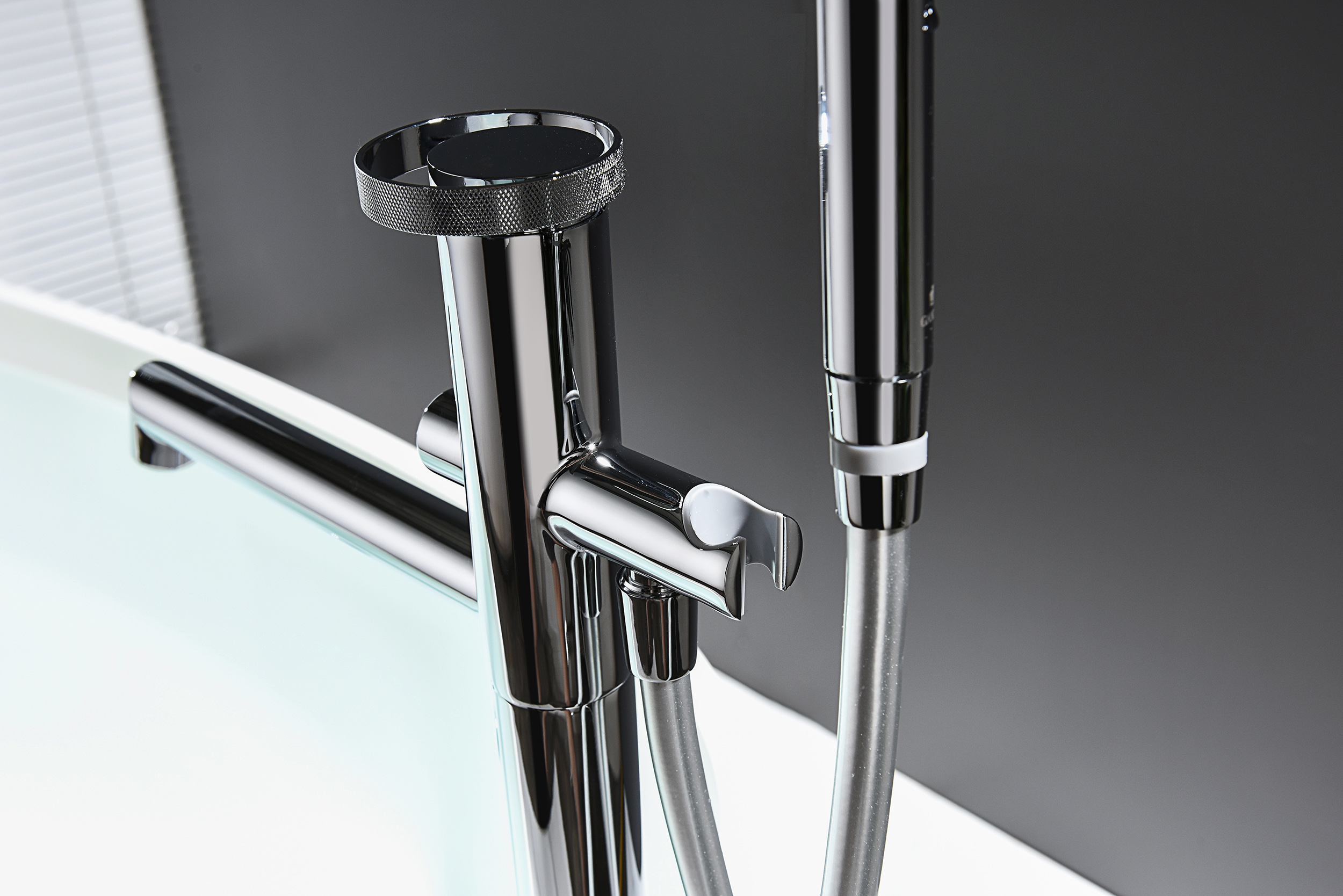 19181 Смеситель напольный для ванны (ХРОМ) GANZER  (5/1шт)