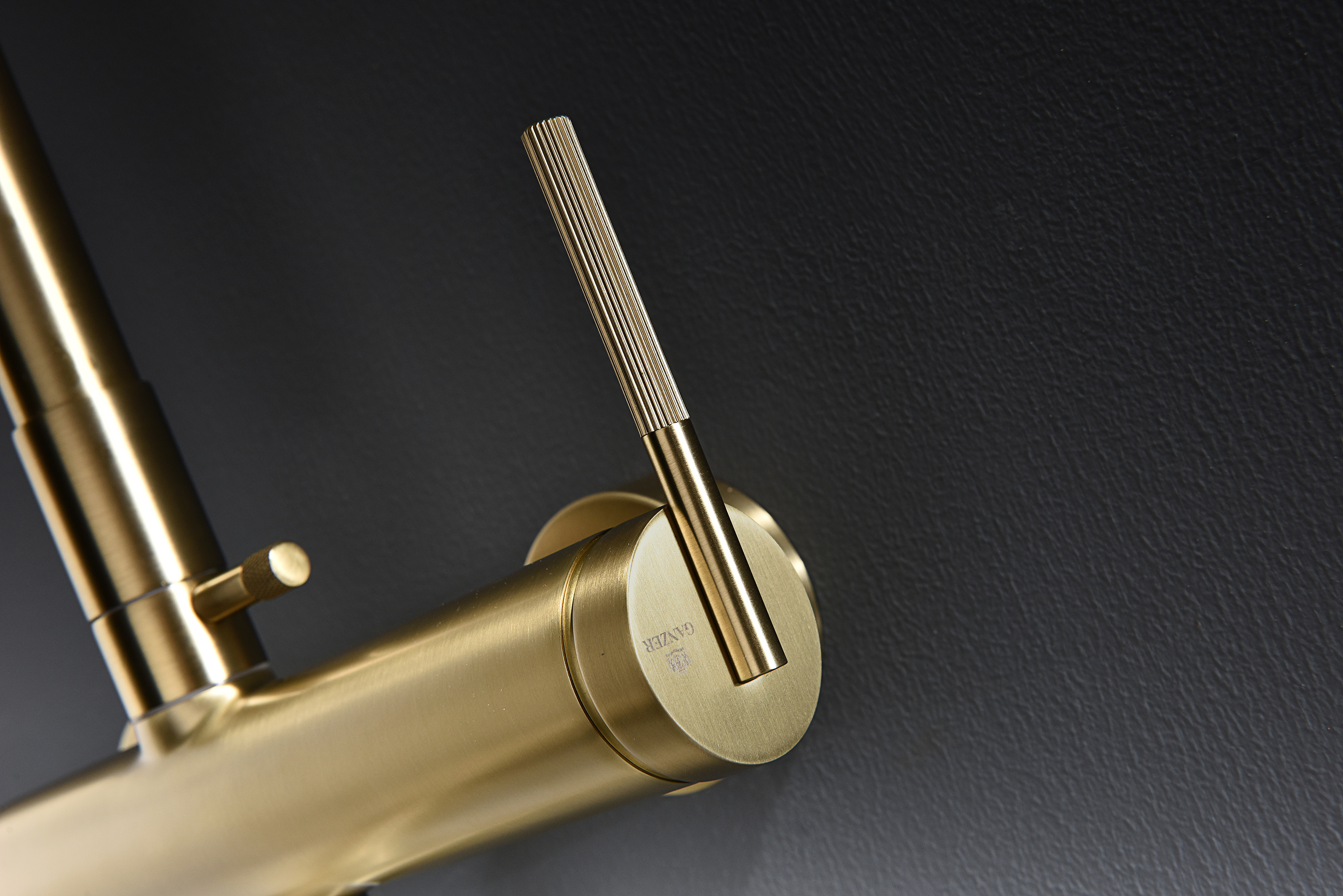 19162-S Душевая система (Мат. Золото) GANZER (5/1шт)