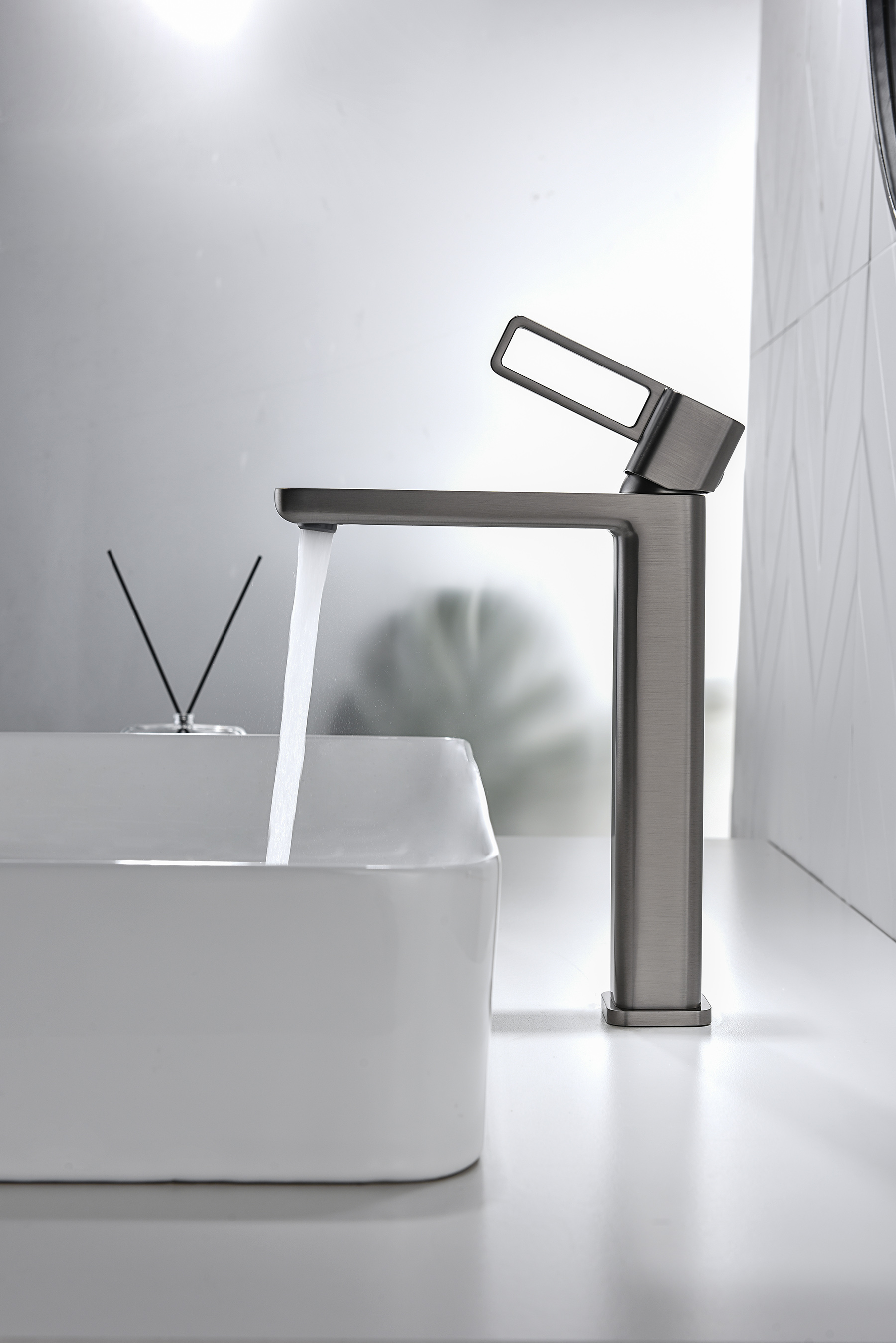 12112-Q Смеситель од. для раковины-чаши (ГРАФИТ) GANZER (10/1шт)