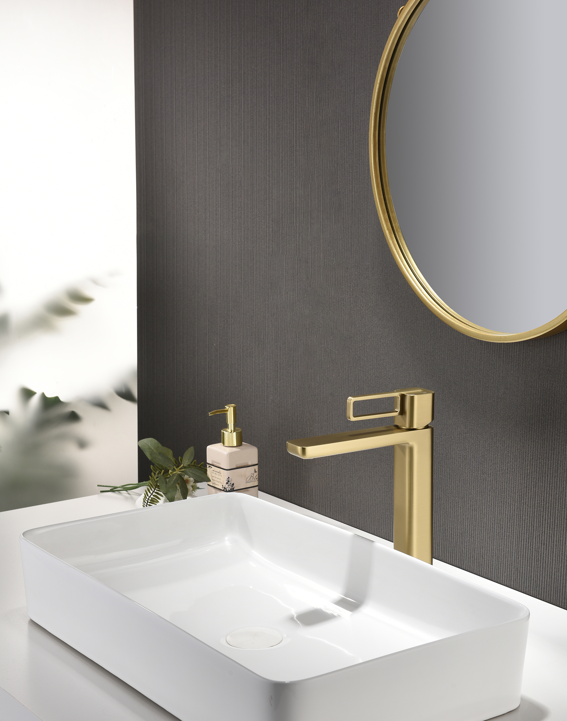 12112-S Смеситель од. для раковины-чаши (Мат. Золото) GANZER (10/1шт)