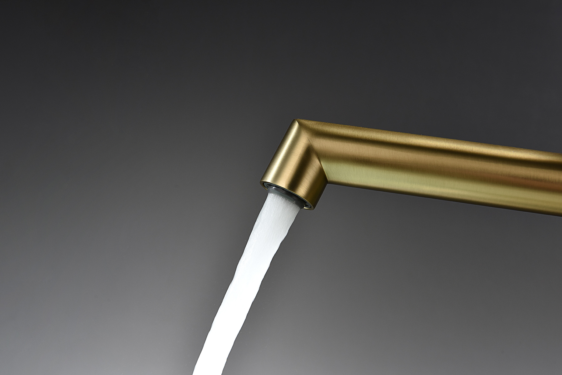 19181-S Смеситель напольный для ванны (Мат. Золото) GANZER  (5/1шт)