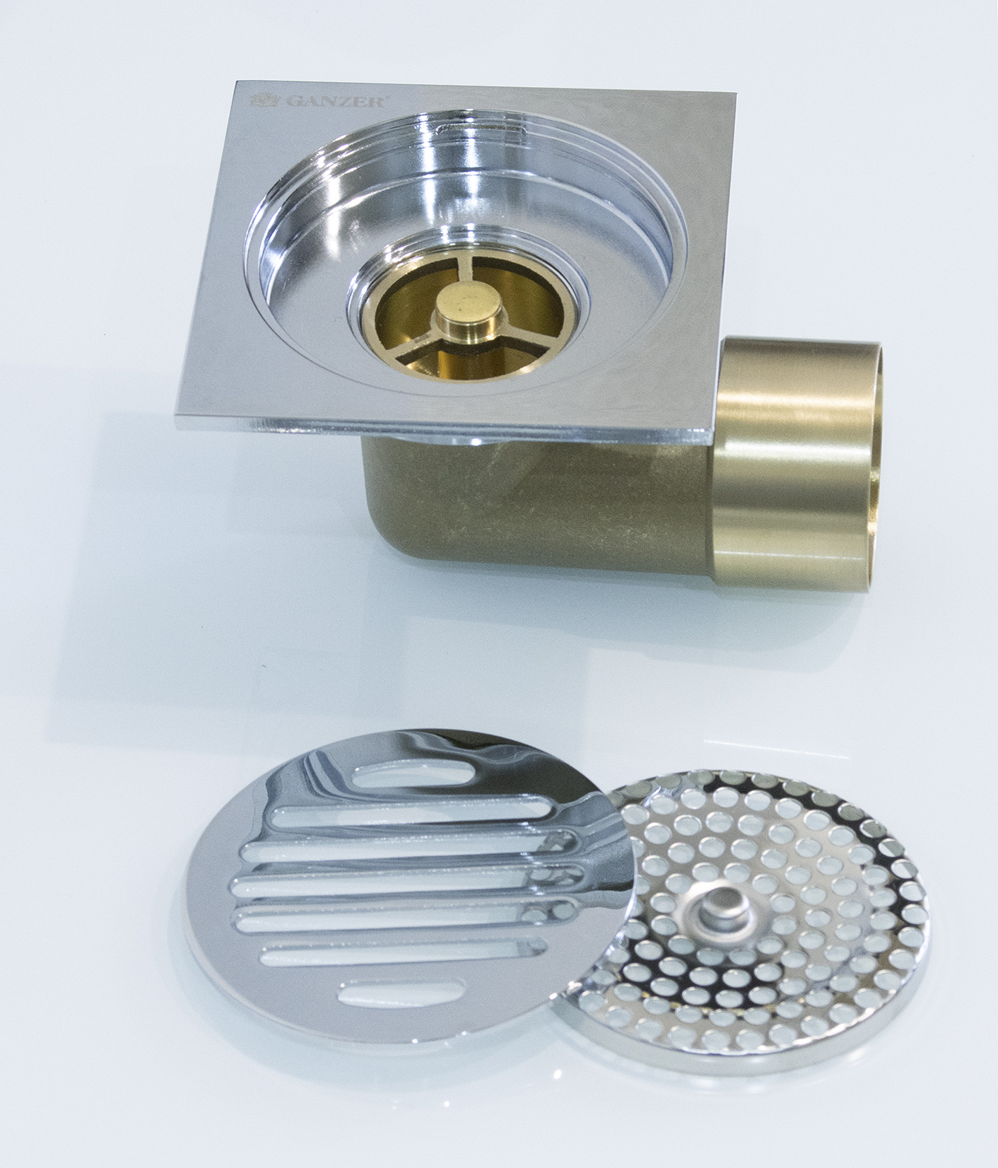 Трап угловой 10 х 10  (ХРОМ)   GANZER  (60/1шт)