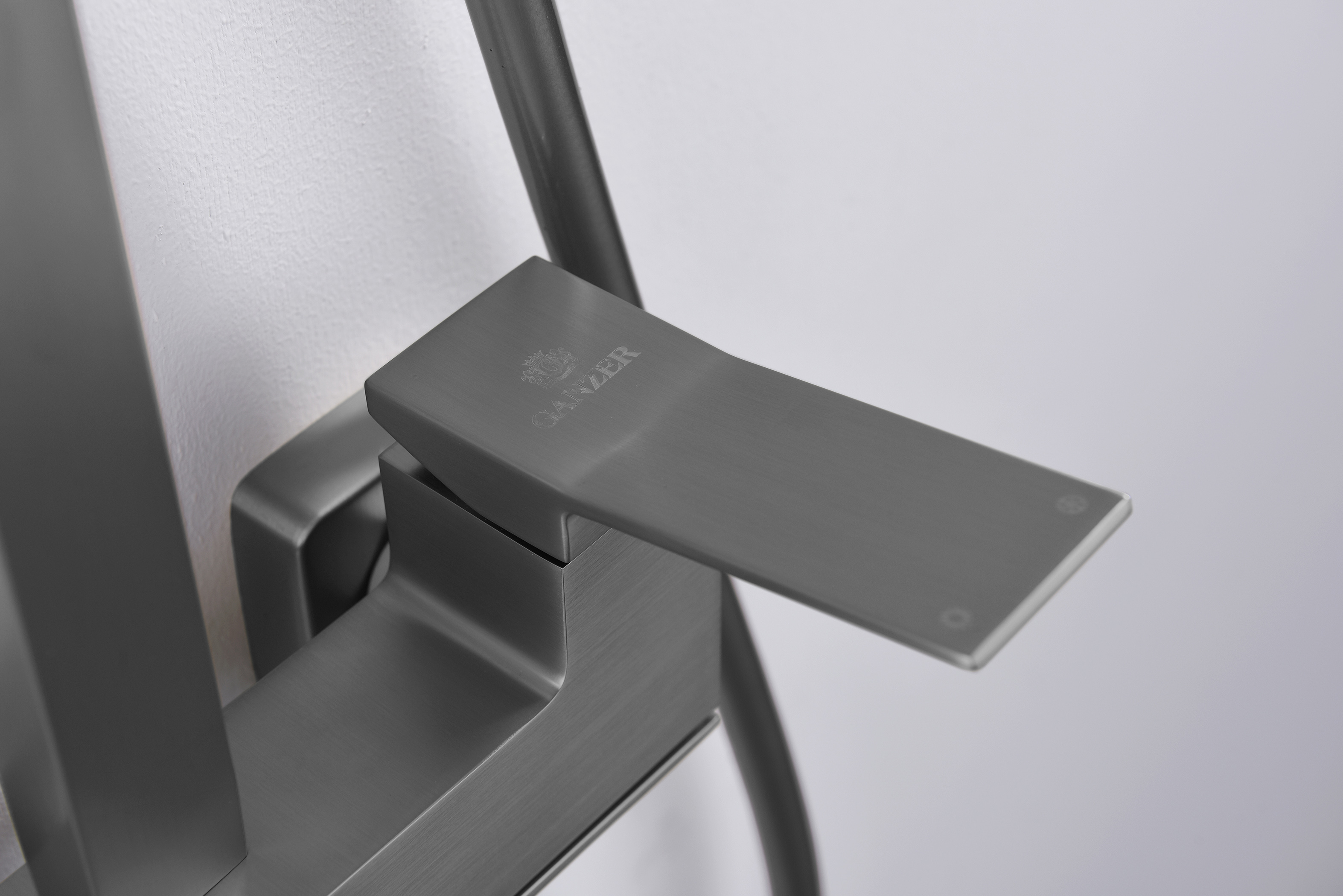 05162-Q Душевая система (ГРАФИТ) GANZER (5/1шт)