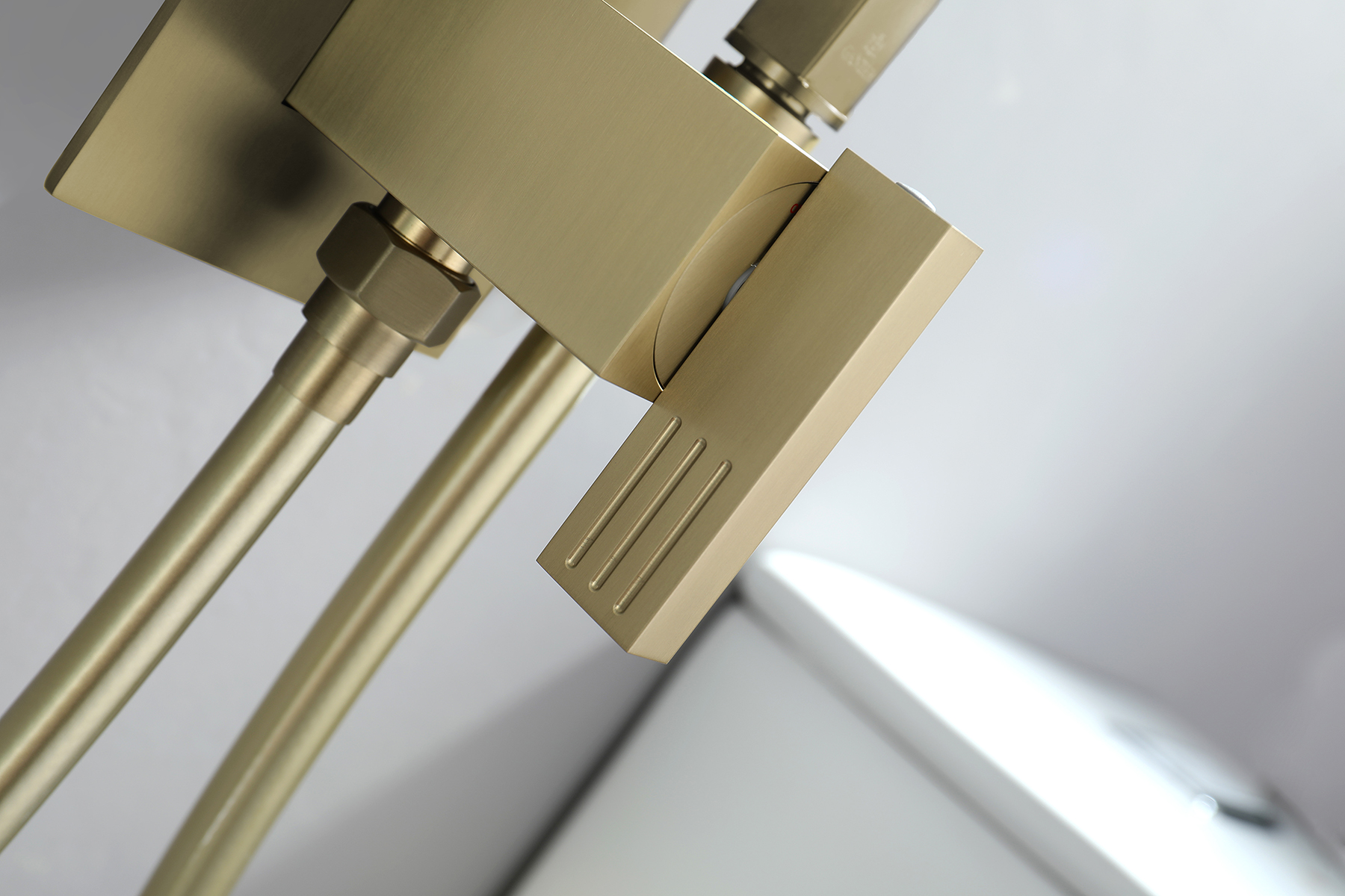 01157-S Смеситель встраиваемый с ГИГ. душом (Мат. Золото) GANZER (10/1шт)