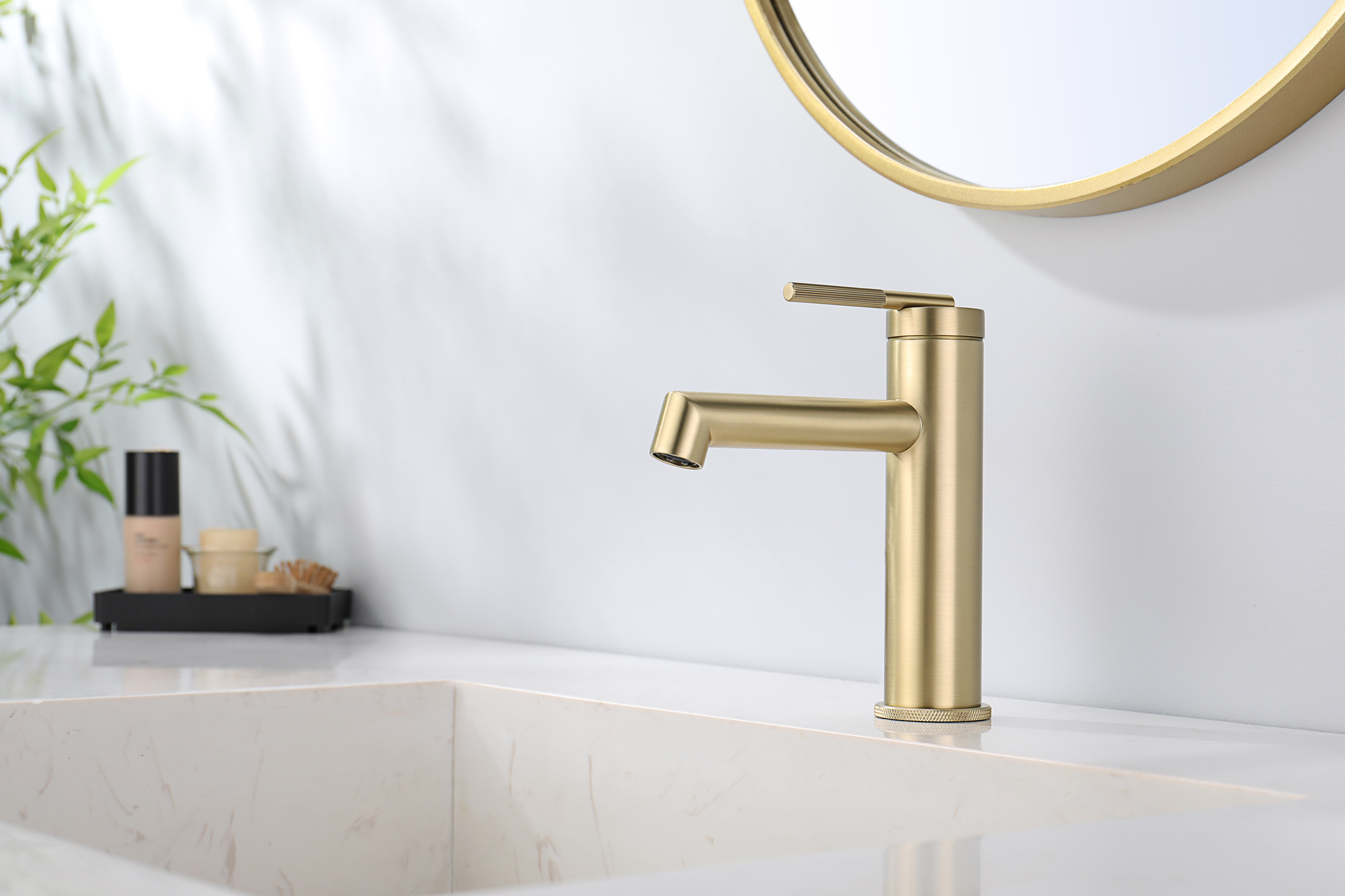 19111-S Смеситель од. для раковины (Мат. Золото) GANZER (10/1шт)