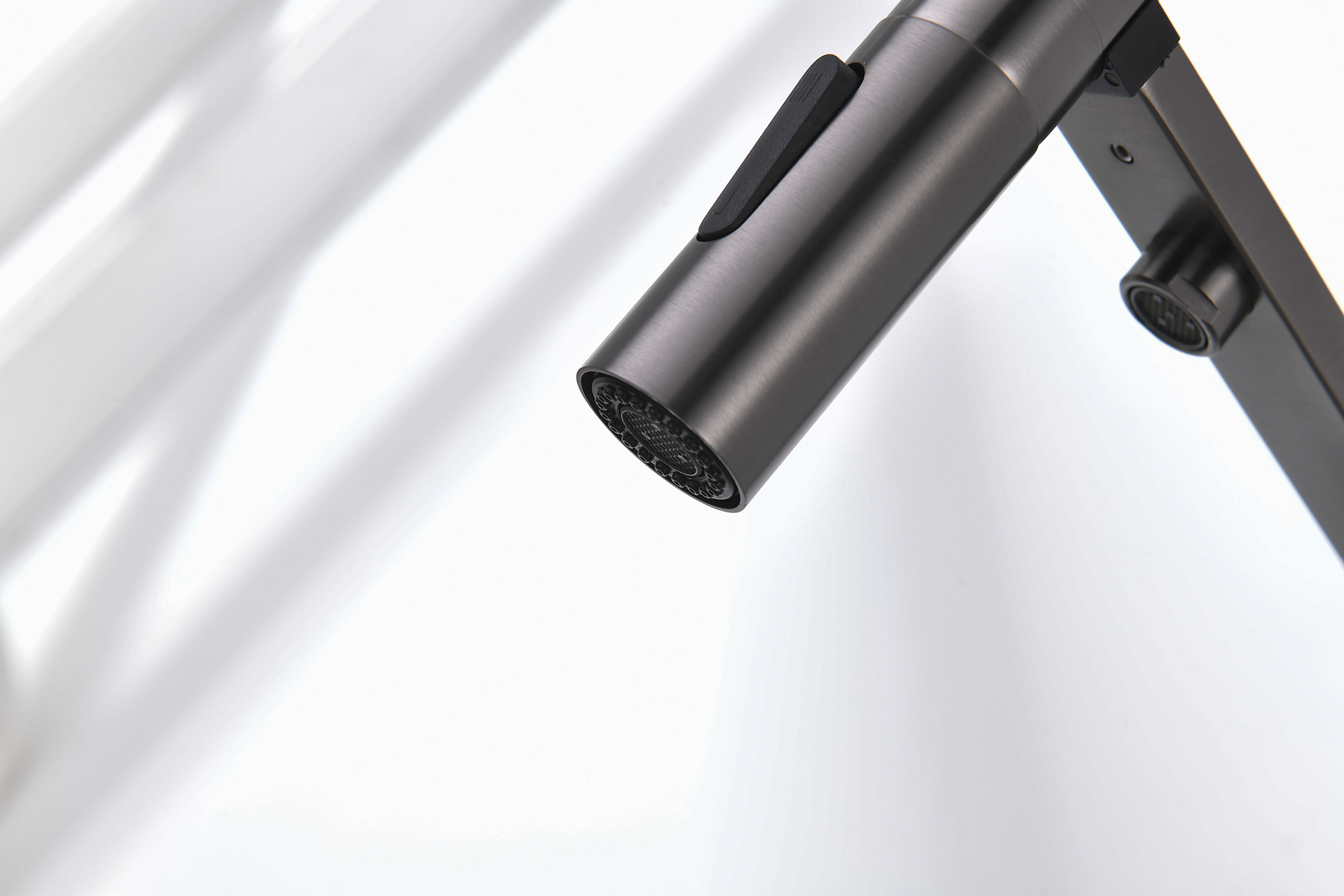 19127-QC Смес. для кухни с гиб МАГ. изл. и под. фильт. (ГРАФИТ+ЧЕР.) GANZER (10/1шт)