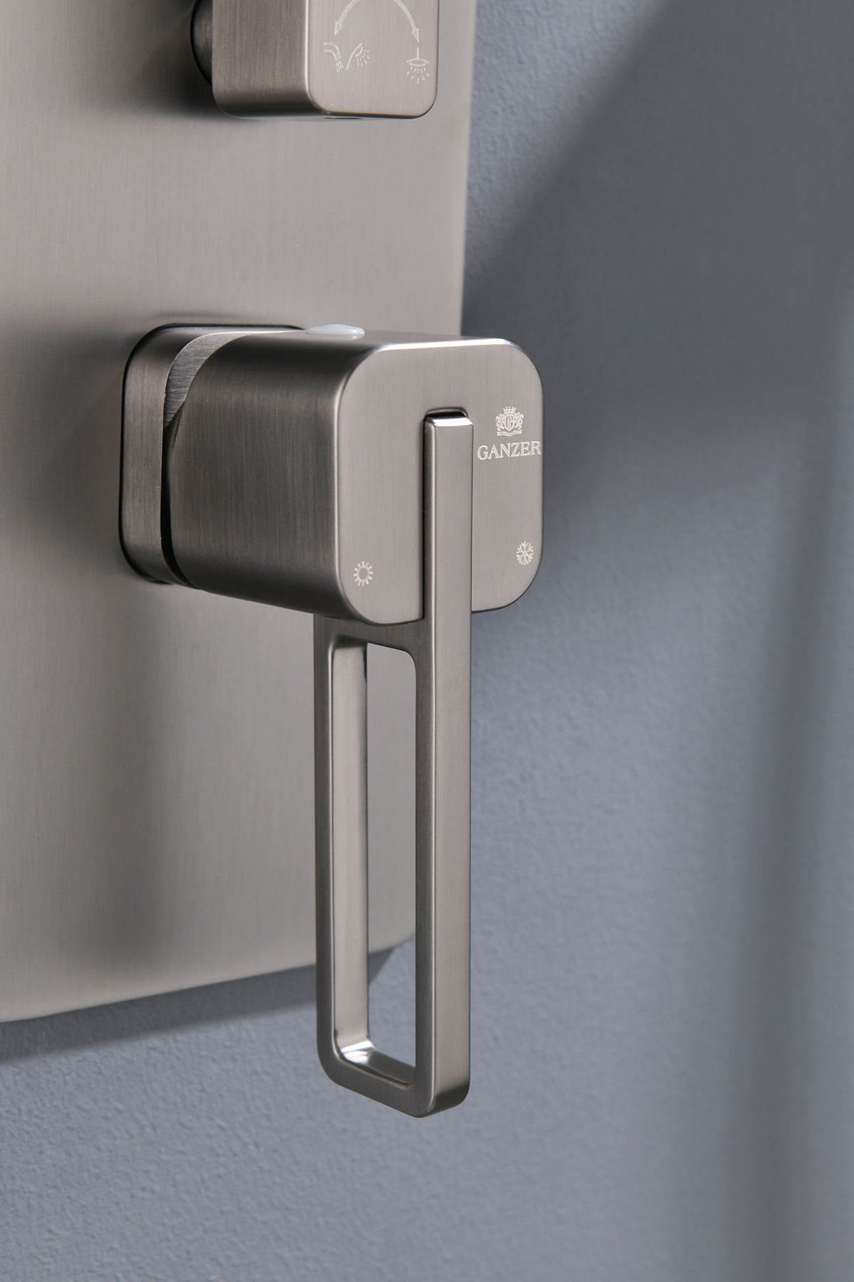 12165-Q Смеситель встраиваемый для душа с 3-функ. (ГРАФИТ) GANZER (6/1шт)