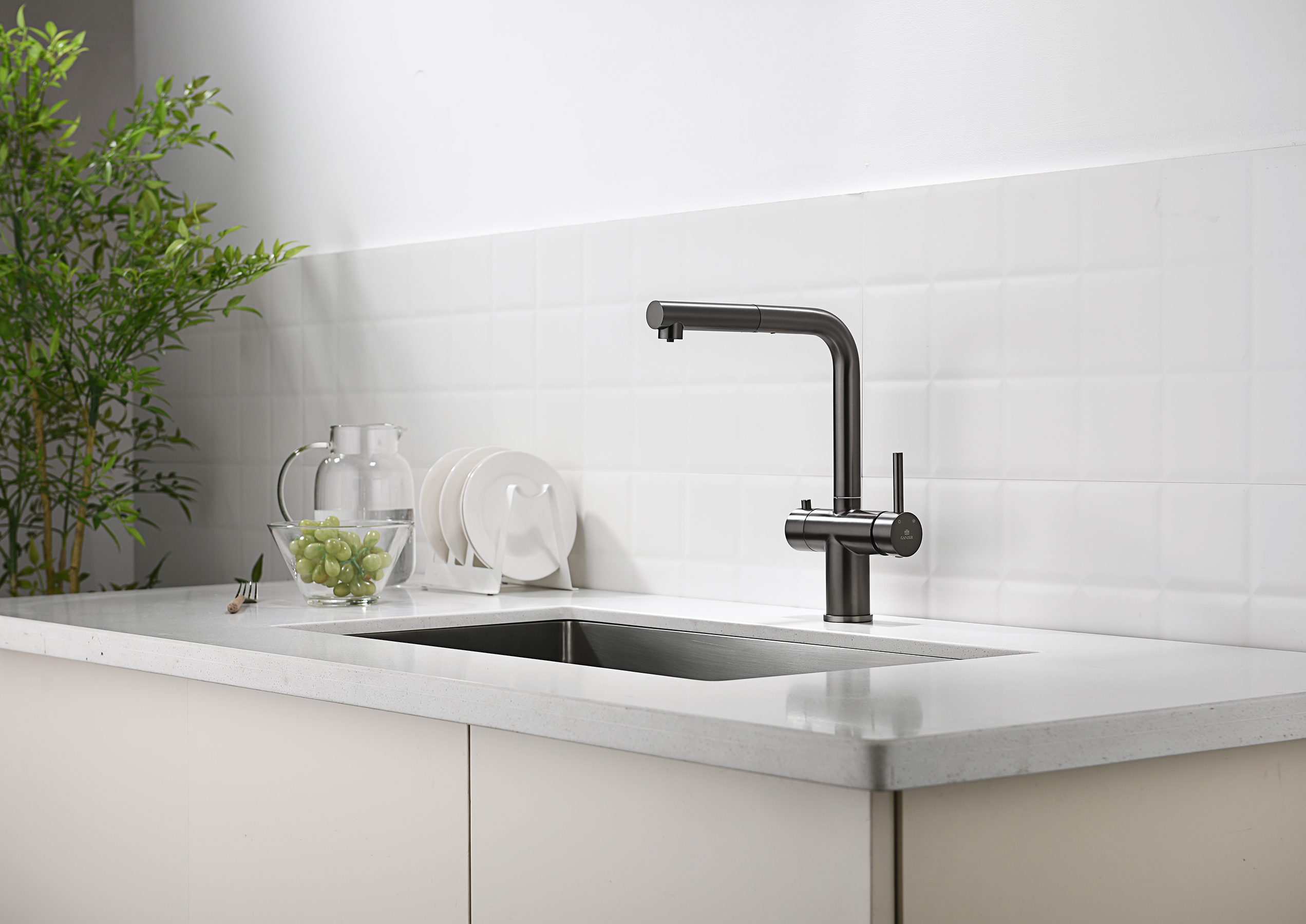 16036-Q Смес. од. для кухни с ВЫД. лейкой и подк. ФИЛЬТ. (ГРАФИТ)  GANZER (10/1шт)
