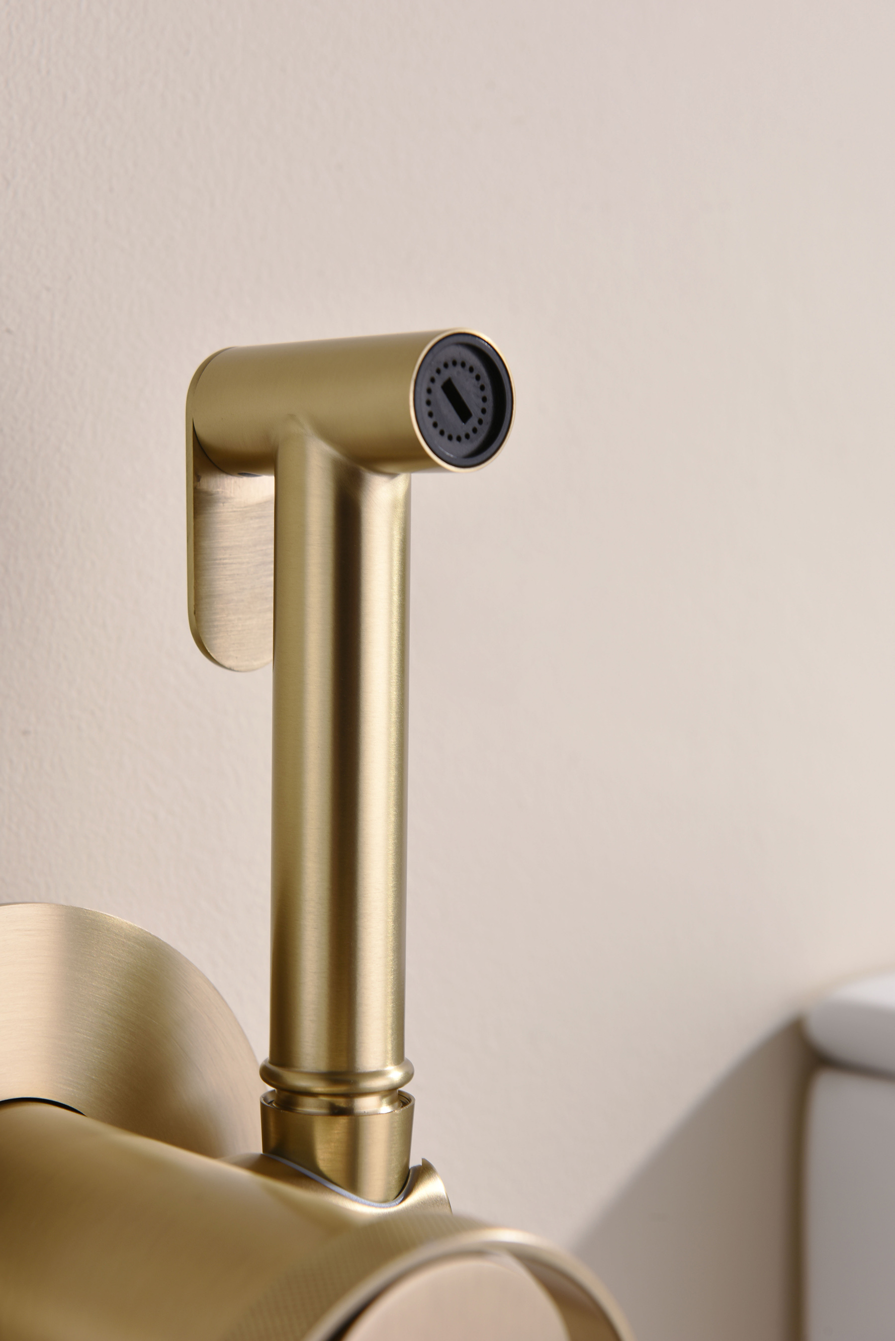 19157-S Смеситель встраиваемый с ГИГ. душем (Мат. Золото) GANZER (10/1шт)