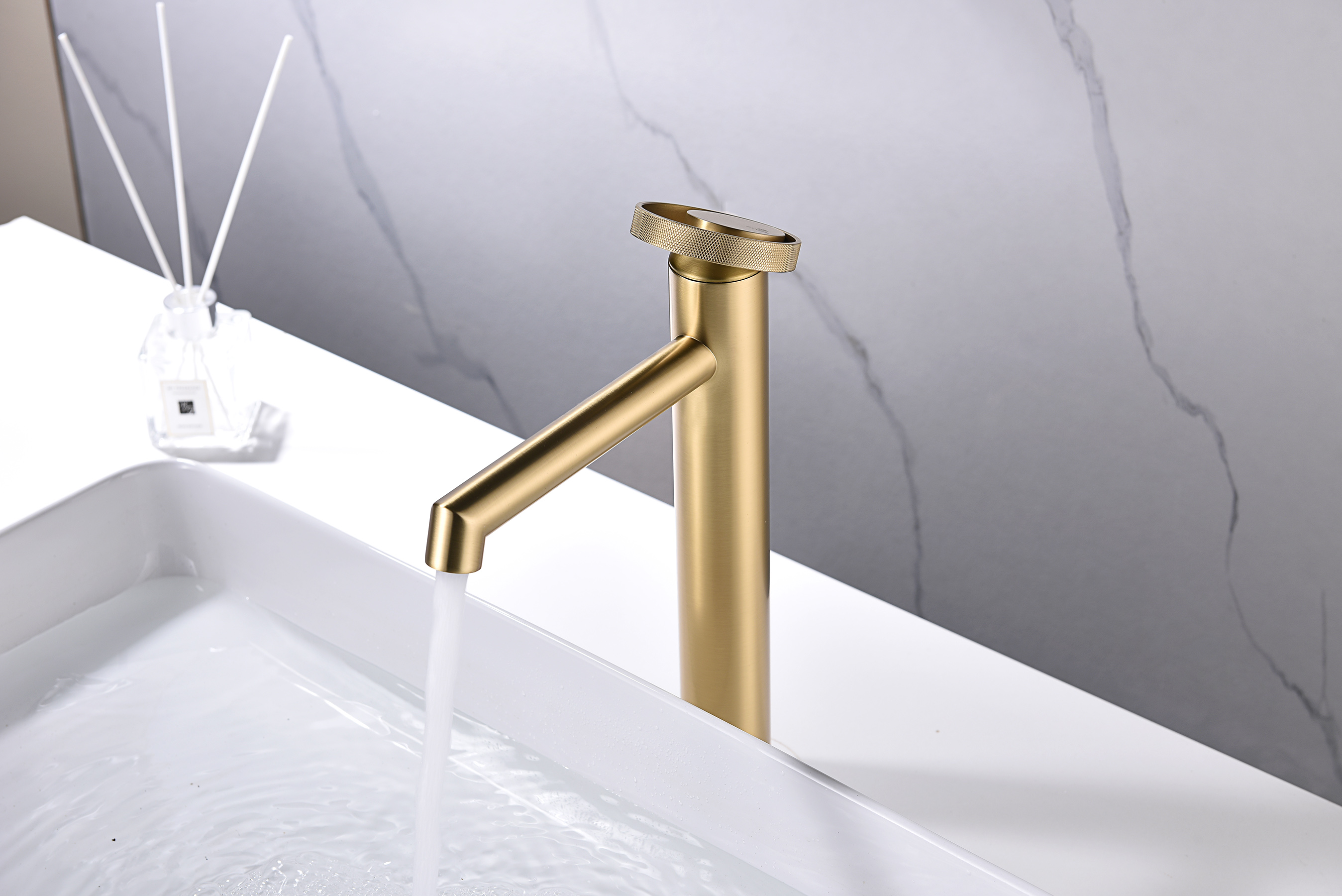 19112-S Смеситель од. для раковины-чаши (Мат. Золото) GANZER (10/1шт)