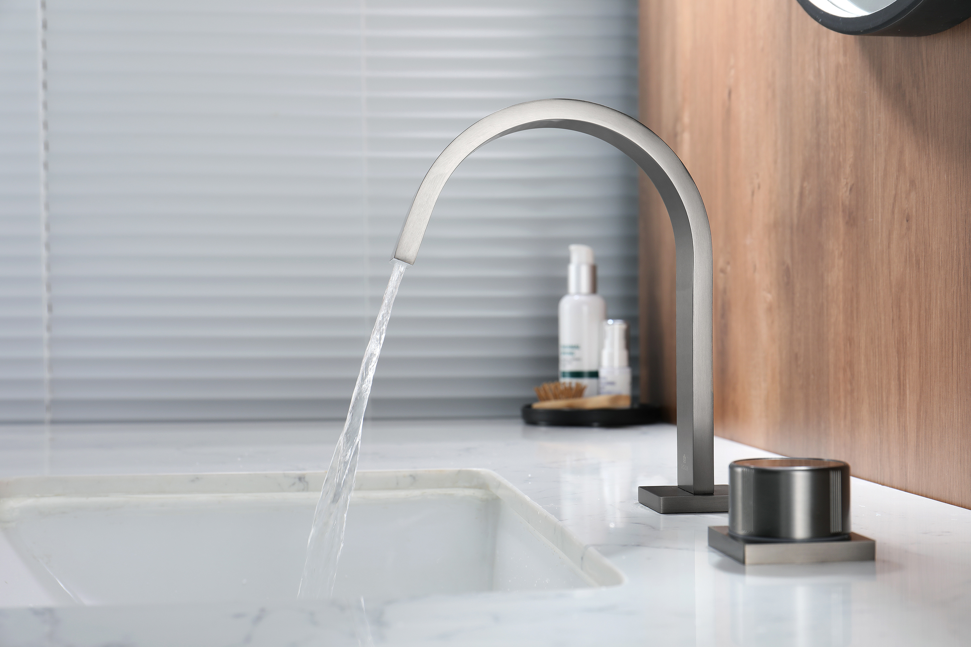 01111-Q Смеситель на борт раковины (2-отв,ГРАФИТ)  GANZER (10/1шт)