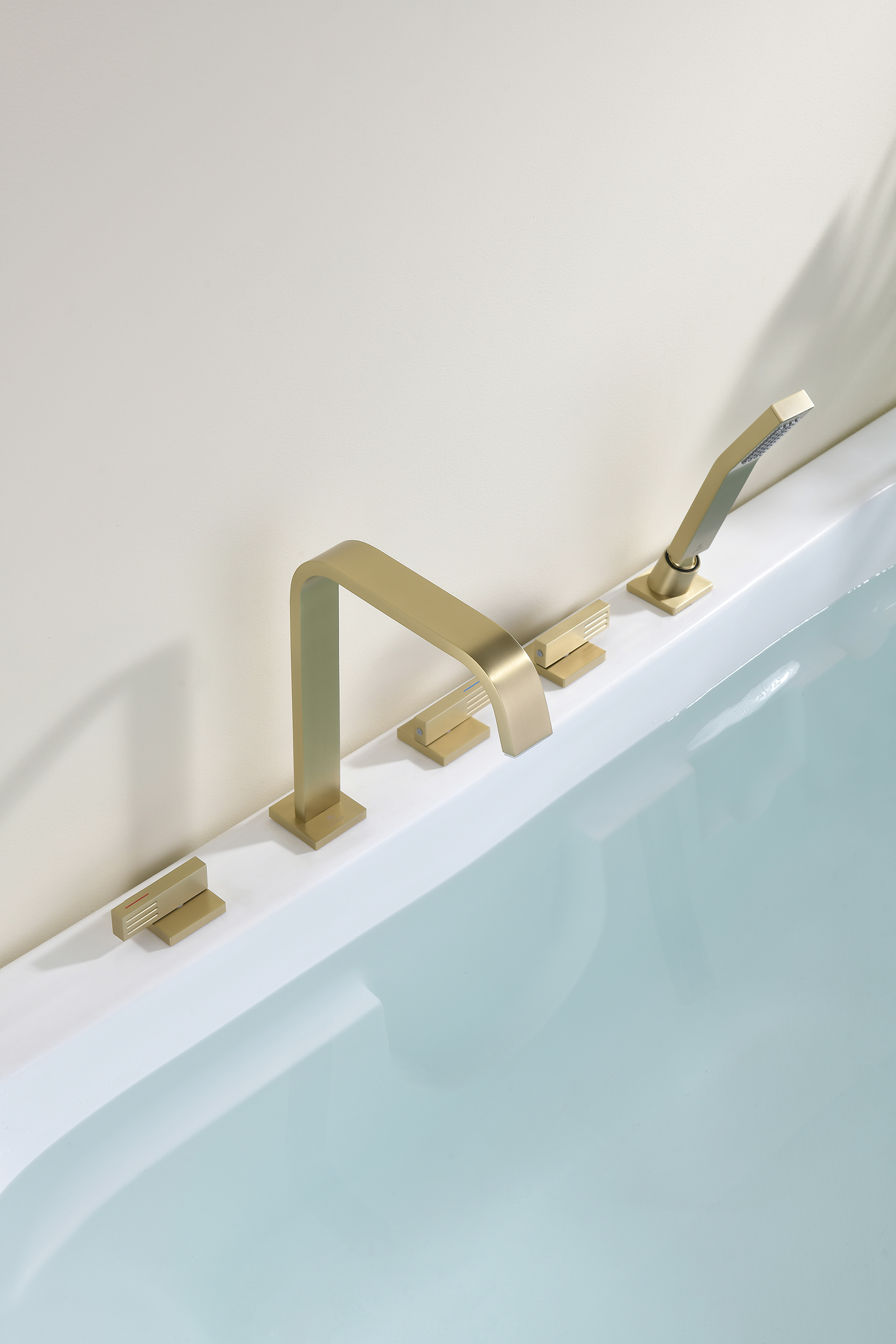 01133-S Смеситель на борт ванны (5-отв,Мат. Золото)  GANZER (10/1шт)