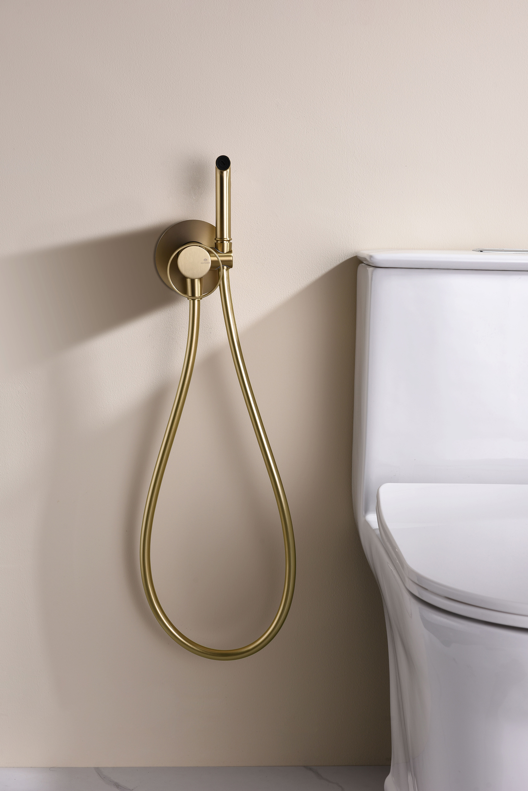 19157-S Смеситель встраиваемый с ГИГ. душем (Мат. Золото) GANZER (10/1шт)