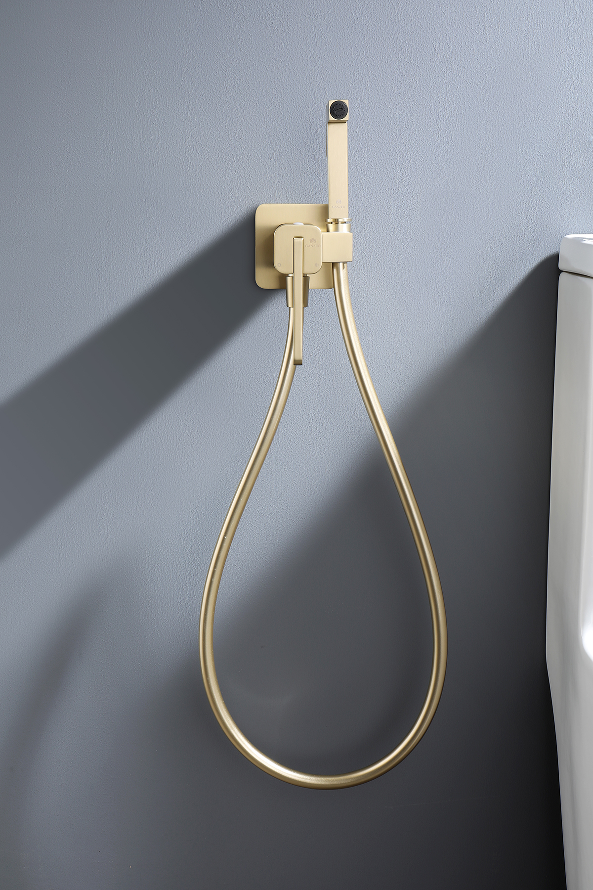 12157-S Смеситель встраиваемый с ГИГ. душем (Мат. Золото) GANZER (10/1шт)