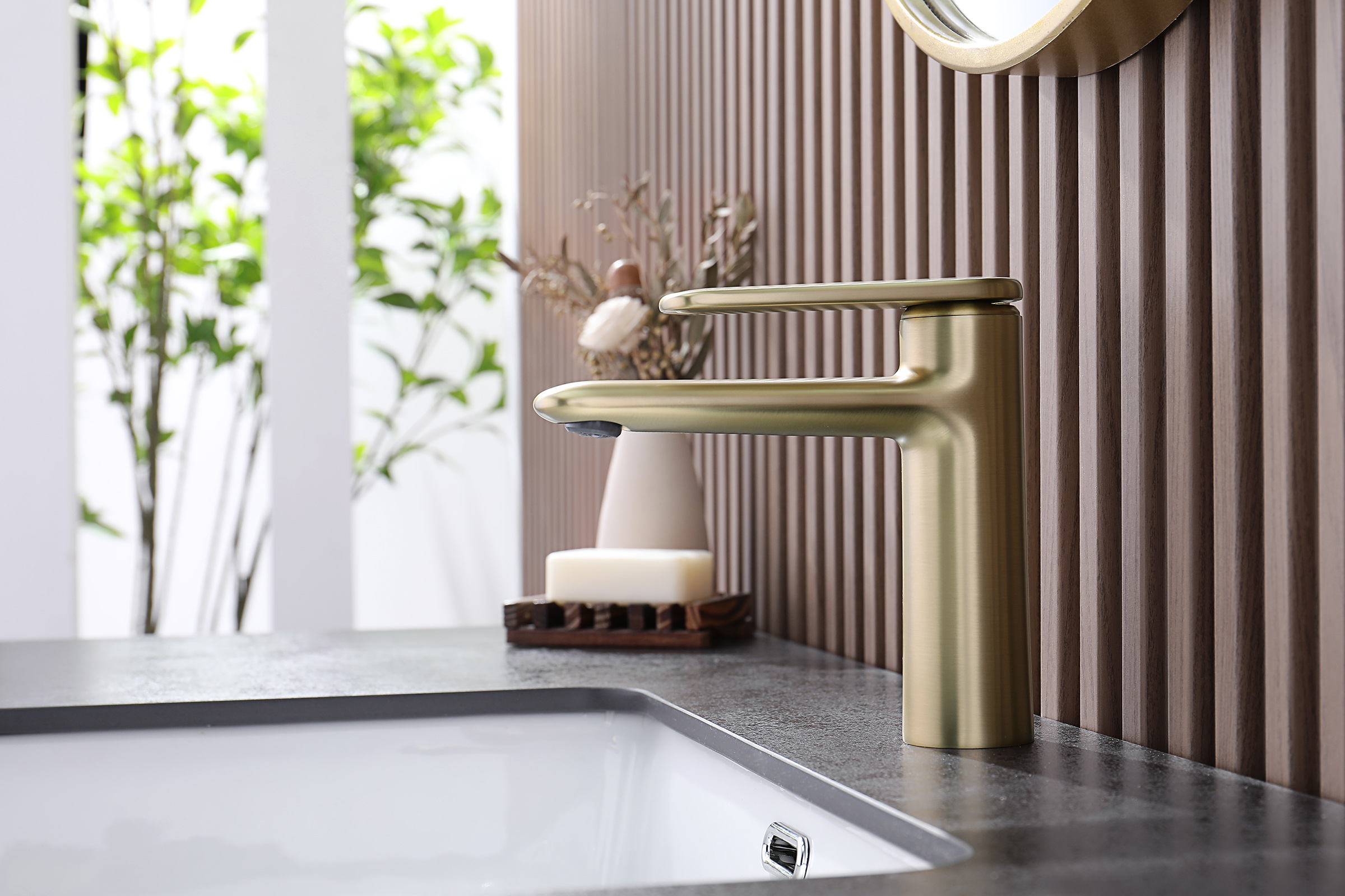 02111-S Смеситель од. для раковины (Мат. Золото) GANZER (10/1шт)