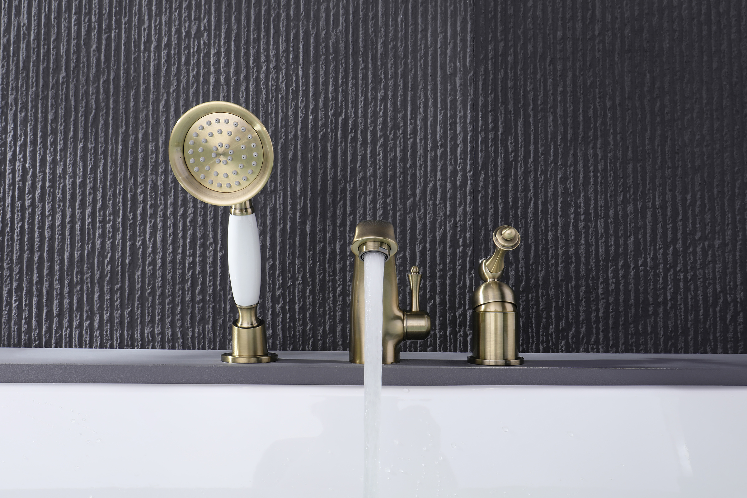 77133-D Смеситель на борт ванны (3-отв,БРОНЗА)  GANZER (8/1шт)