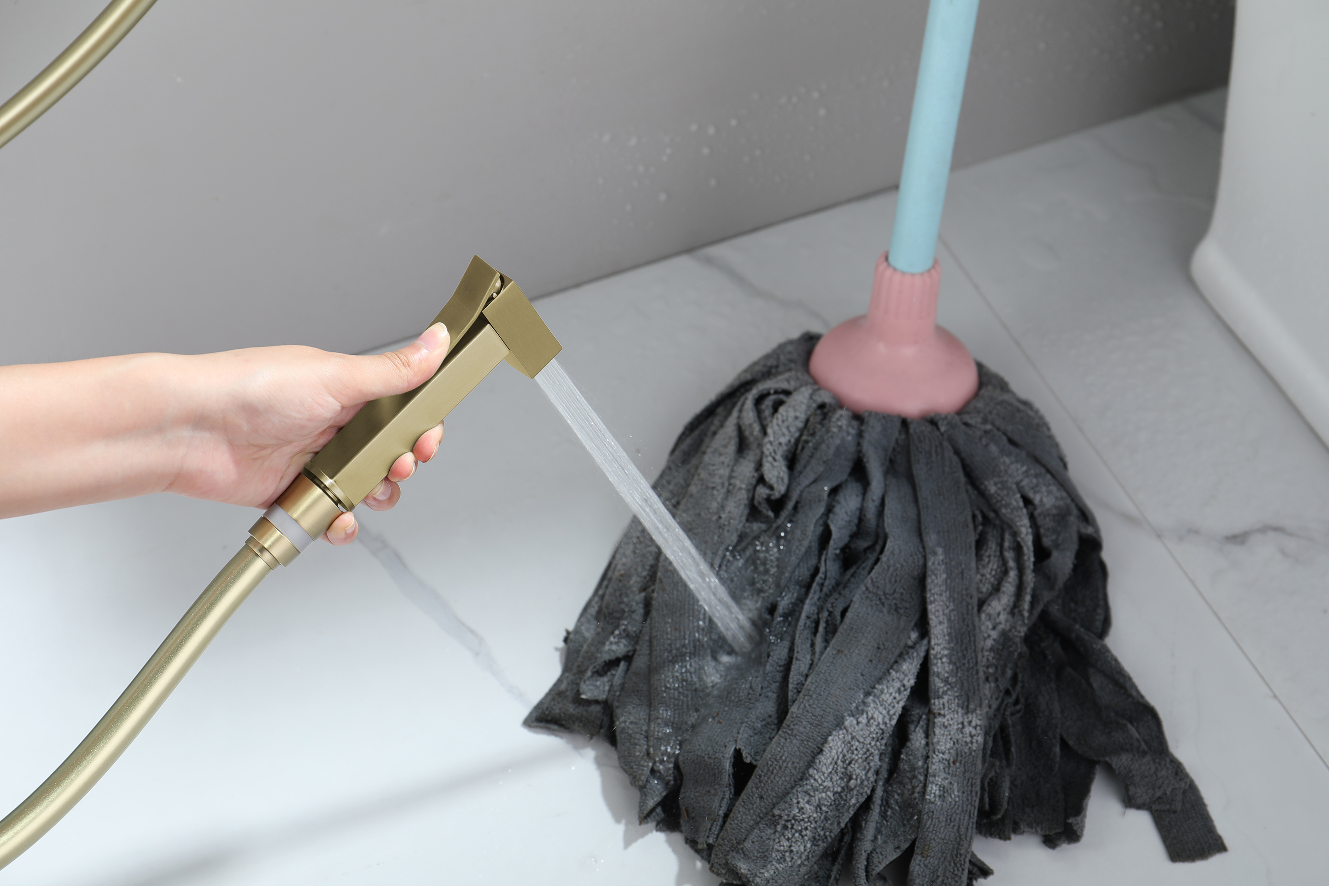 01157-S Смеситель встраиваемый с ГИГ. душом (Мат. Золото) GANZER (10/1шт)