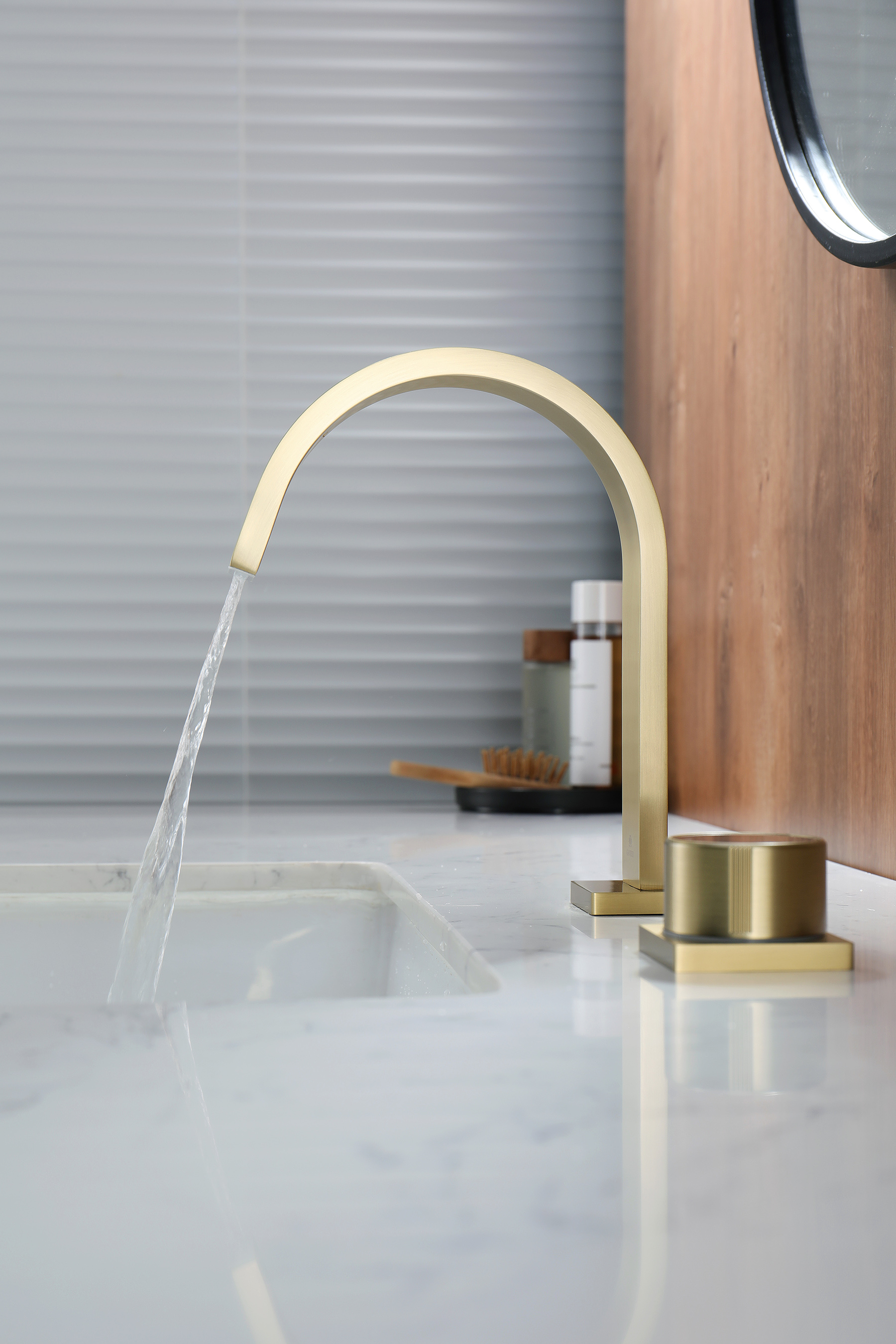 01111-S Смеситель на борт раковины (2-отв,Мат. Золото)  GANZER (10/1шт)