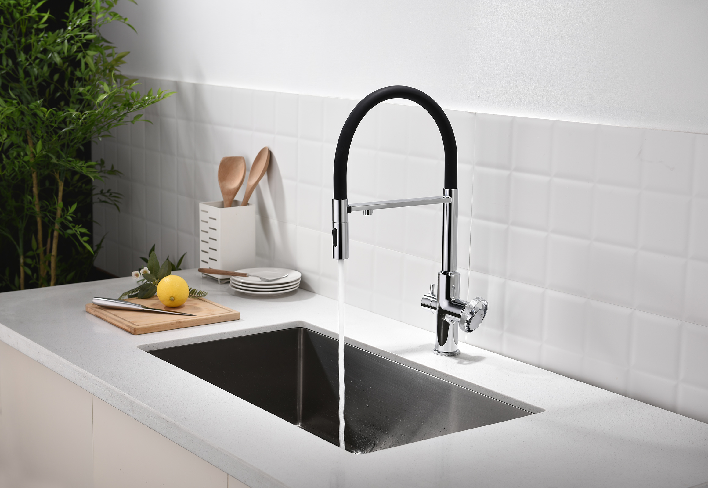 19127 Смес. для кухни с гиб МАГ. изл. и под. фильт. (ХРОМ+ЧЕР.) GANZER (10/1шт)