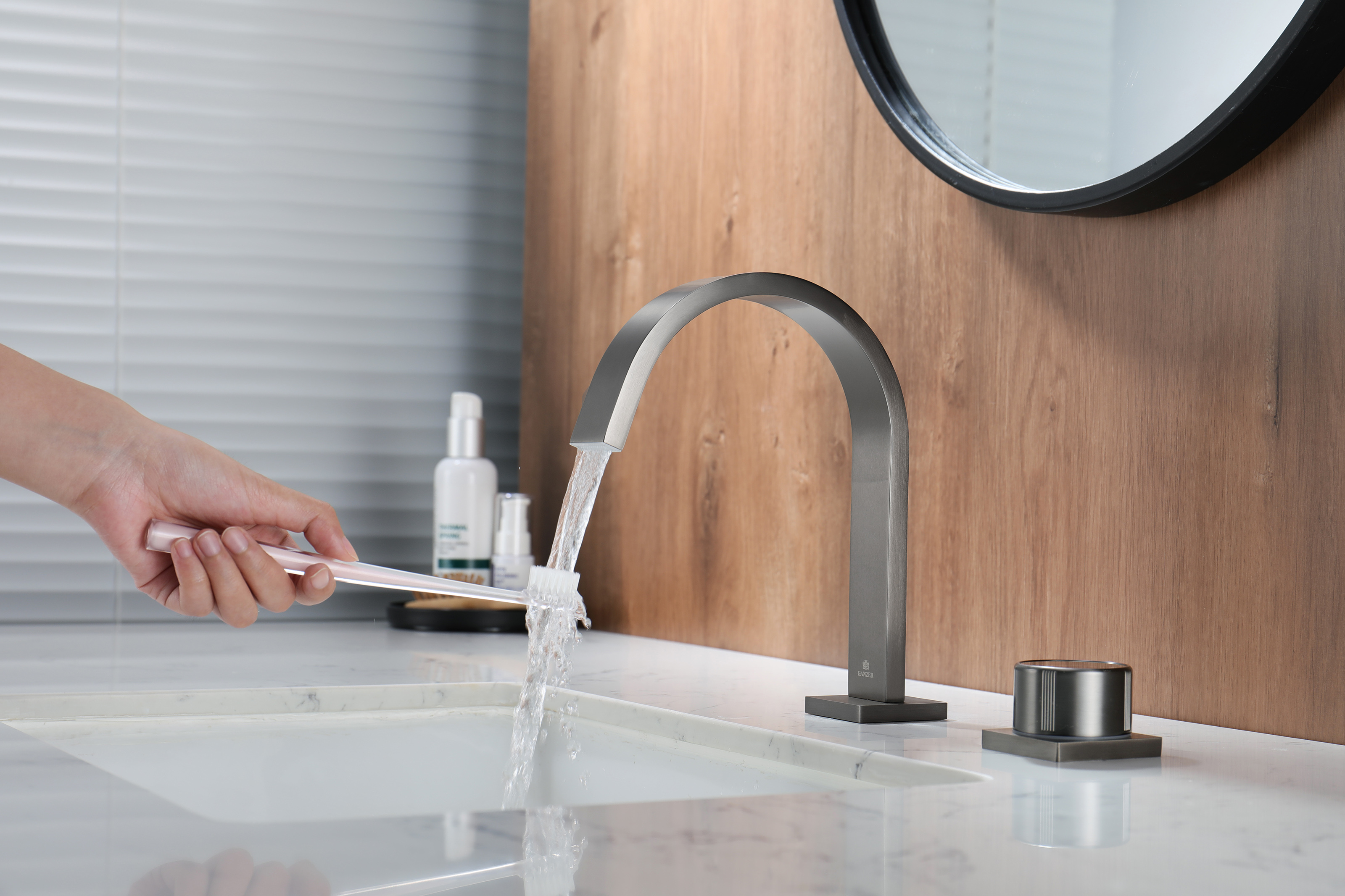 01111-Q Смеситель на борт раковины (2-отв,ГРАФИТ)  GANZER (10/1шт)