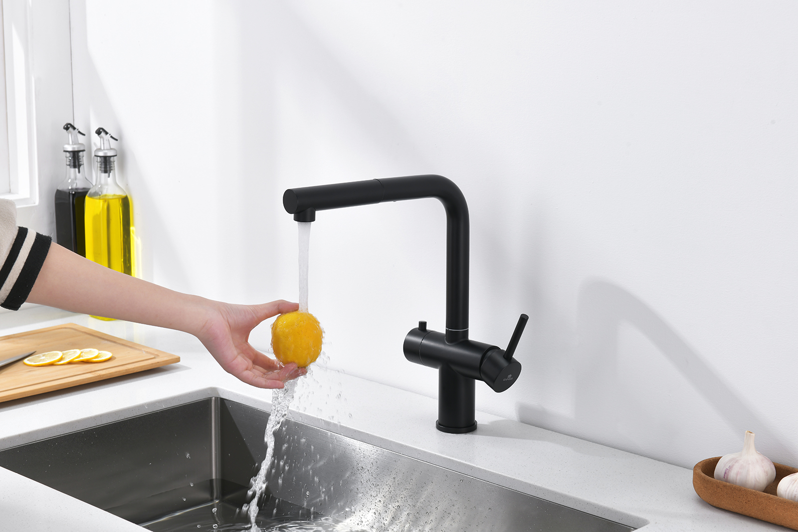 16036-C Смес. од. для кухни с ВЫД. лейкой и подк. ФИЛЬТ. (ЧЕРНЫЙ)  GANZER (10/1шт)