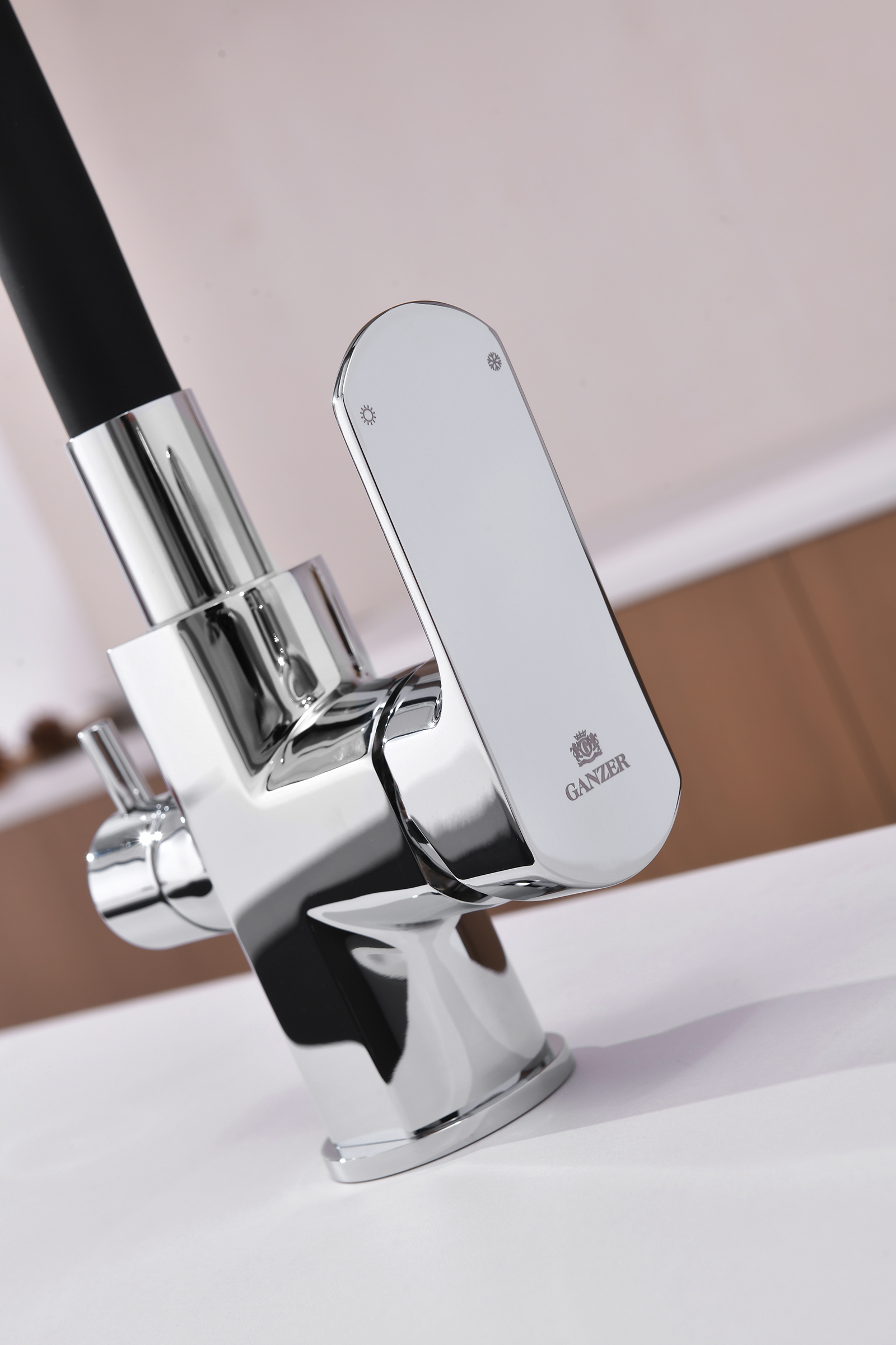 06127 Смеситель для кухни с гиб. изл. и под. фильтра (ХРОМ) GANZER (10/1шт)