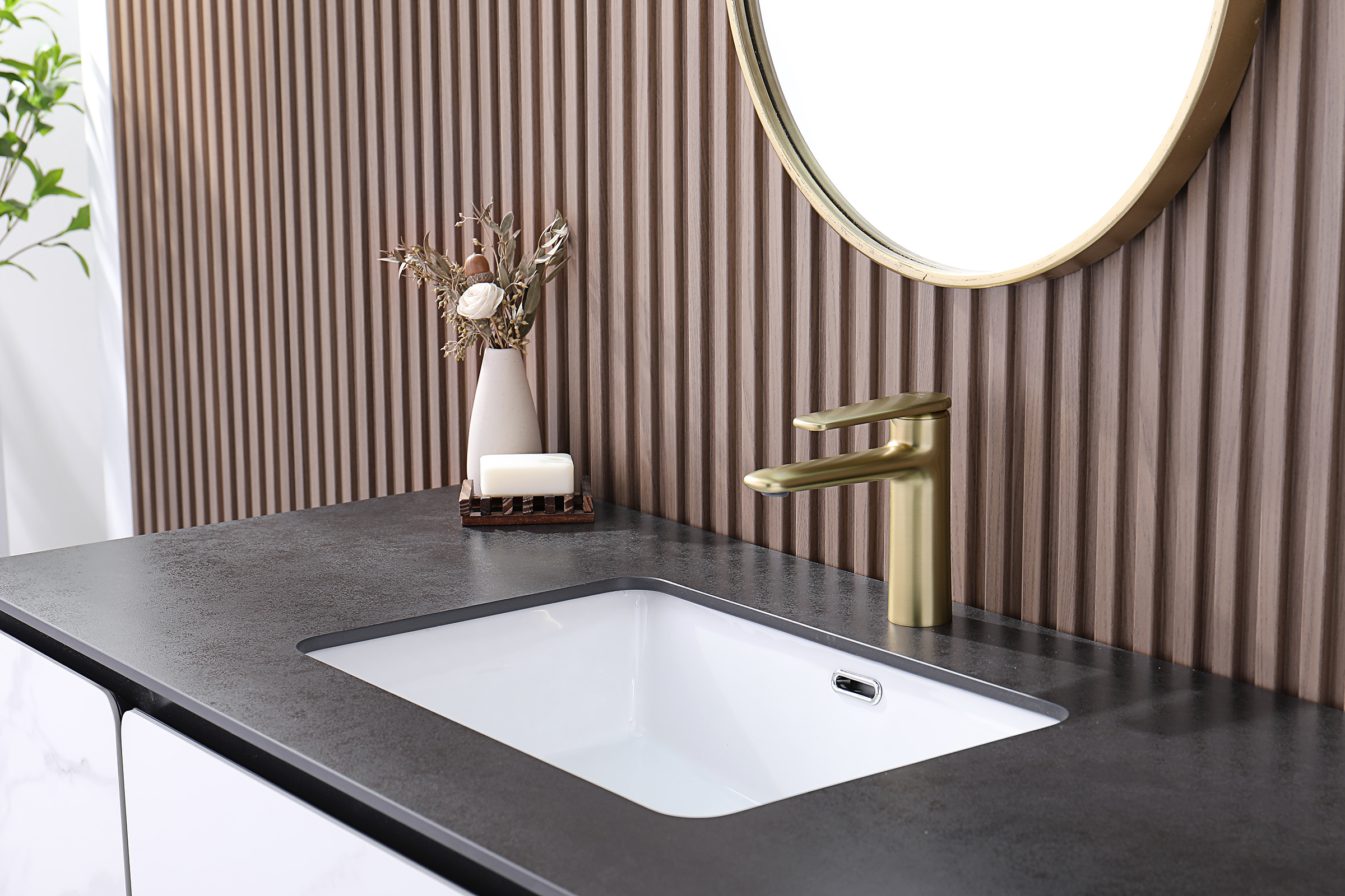 02111-S Смеситель од. для раковины (Мат. Золото) GANZER (10/1шт)