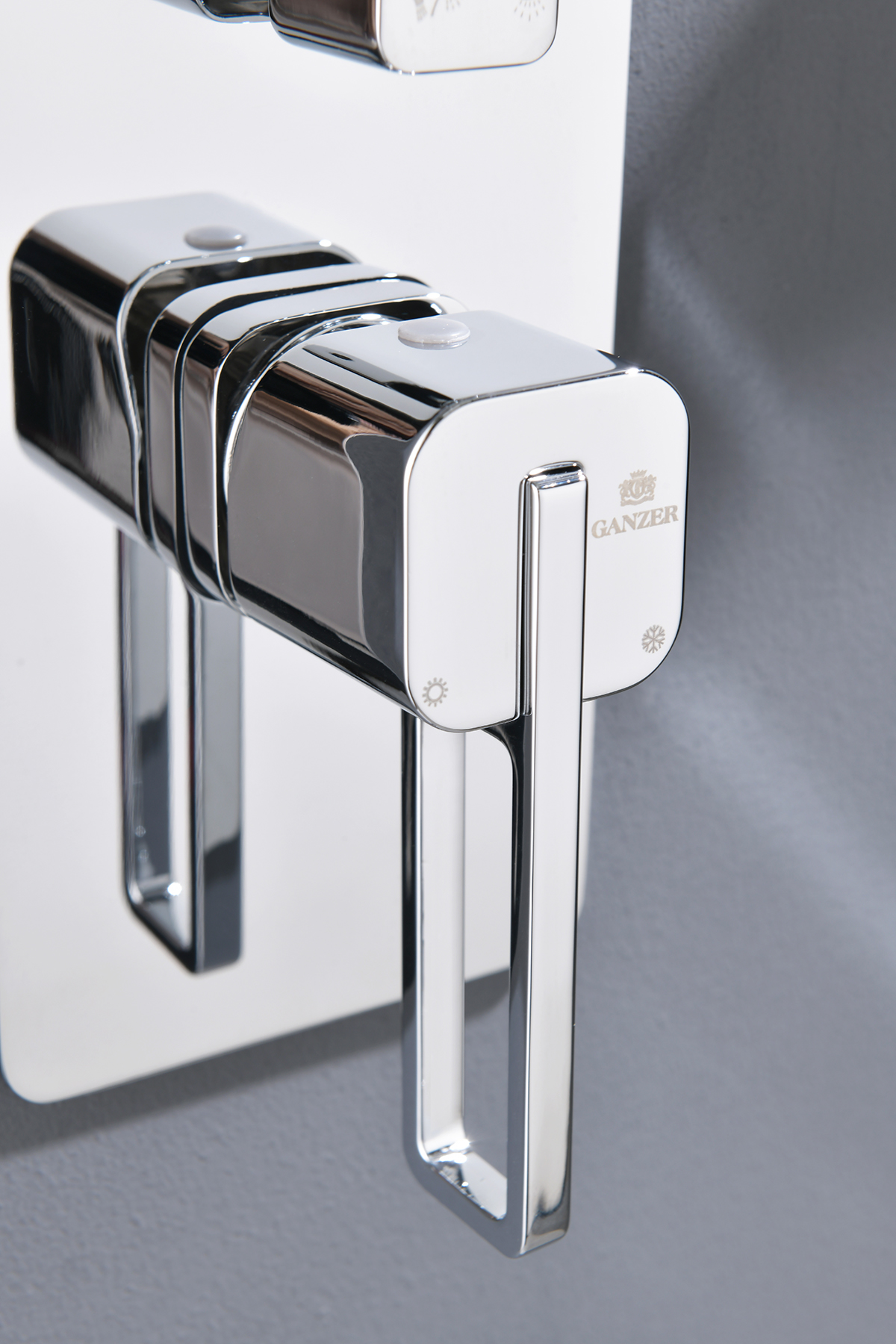 12165 Смеситель встраиваемый для душа с 3-функ. (ХРОМ) GANZER (6/1шт)