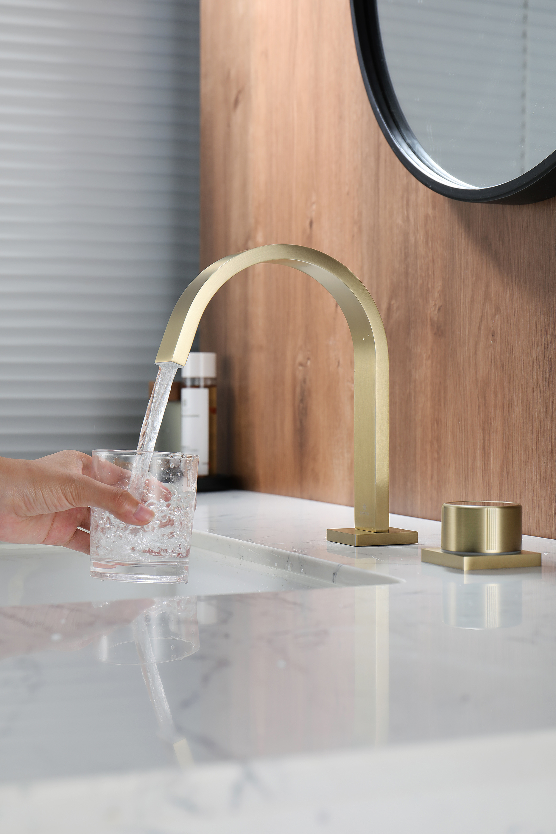 01111-S Смеситель на борт раковины (2-отв,Мат. Золото)  GANZER (10/1шт)