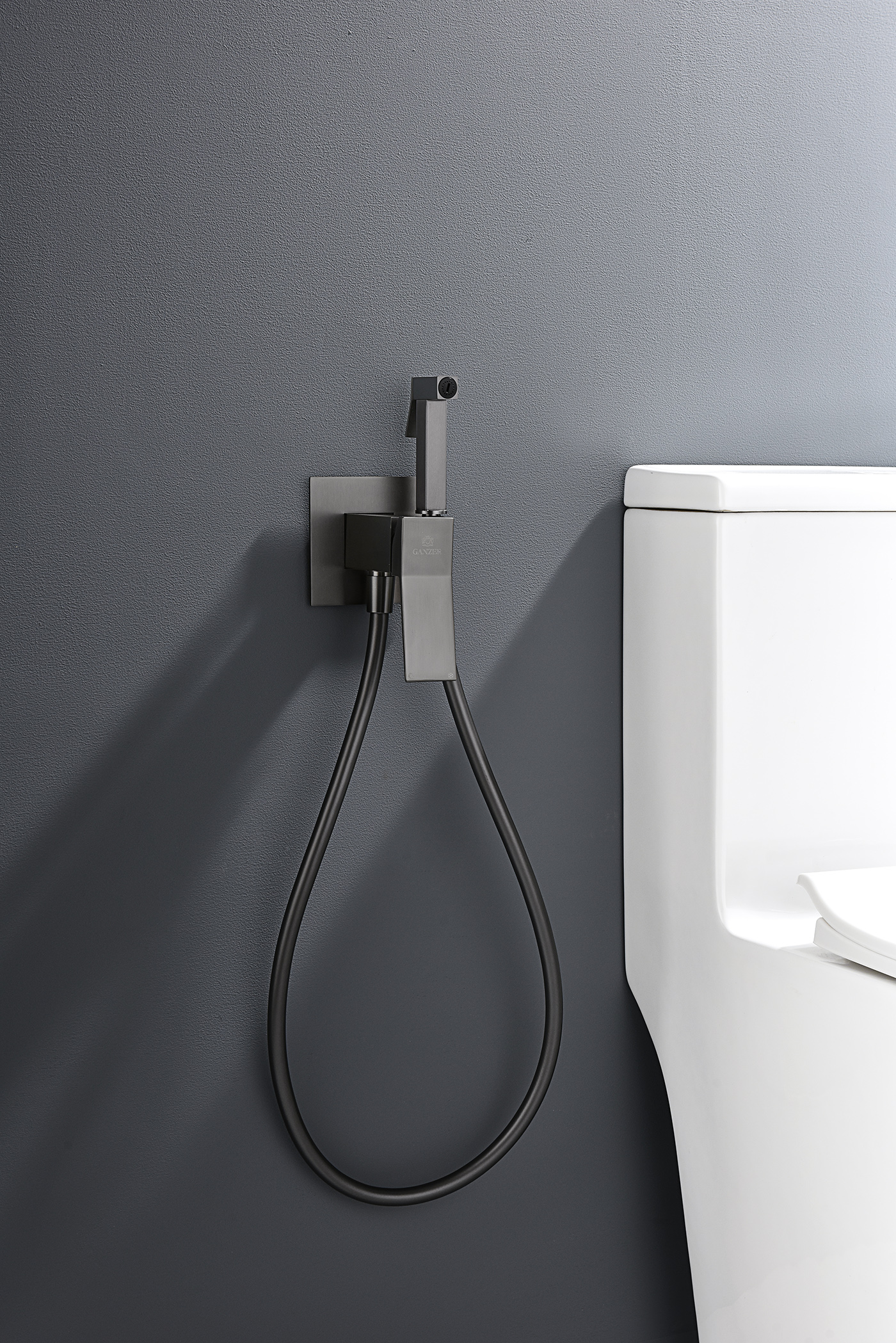05157-Q Смеситель встраиваемый с ГИГ. душом (ГРАФИТ) GANZER (10/1шт)
