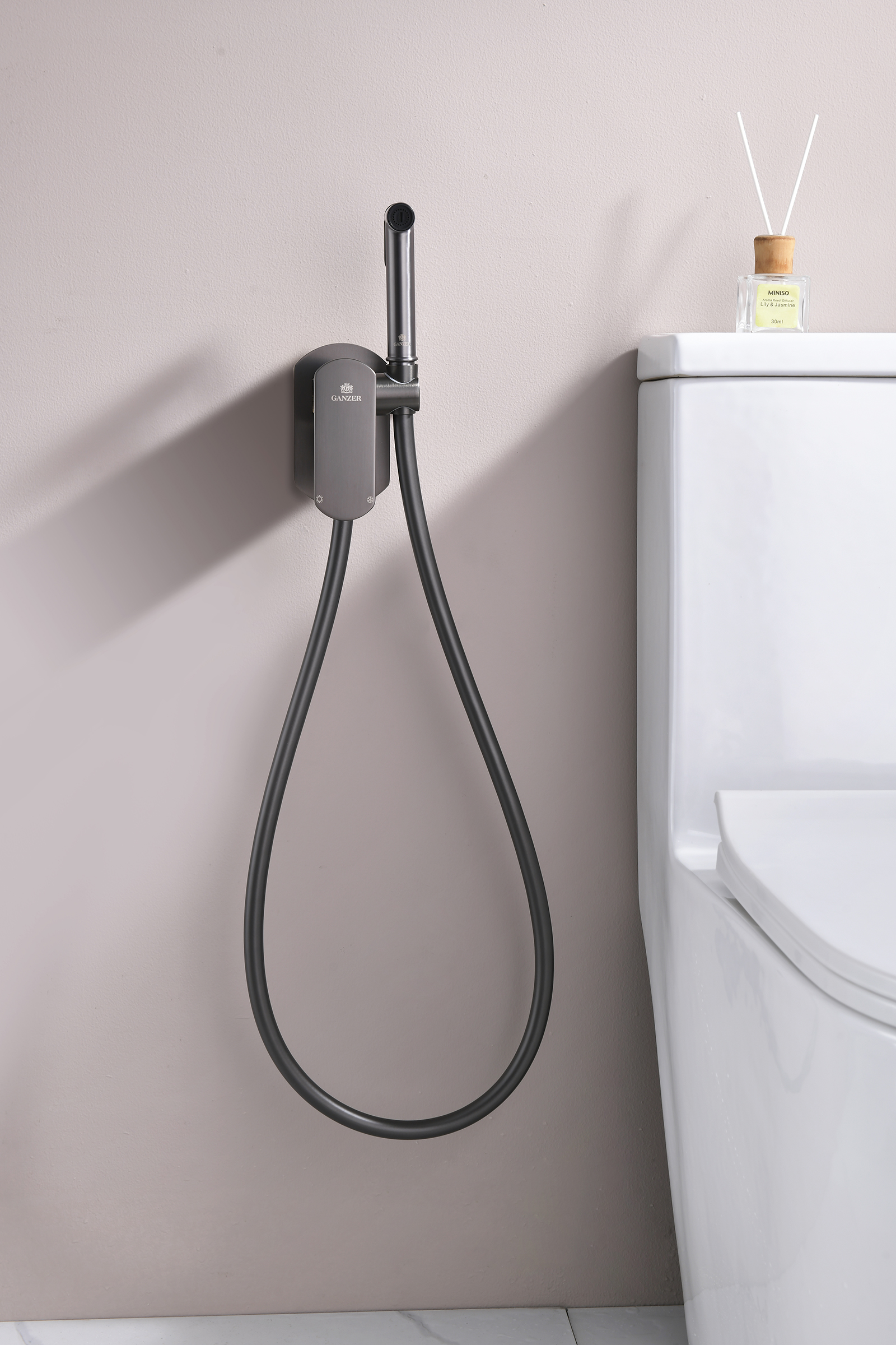 06157-Q Смеситель встраиваемый с ГИГ. душем (ГРАФИТ) GANZER (10/1шт)