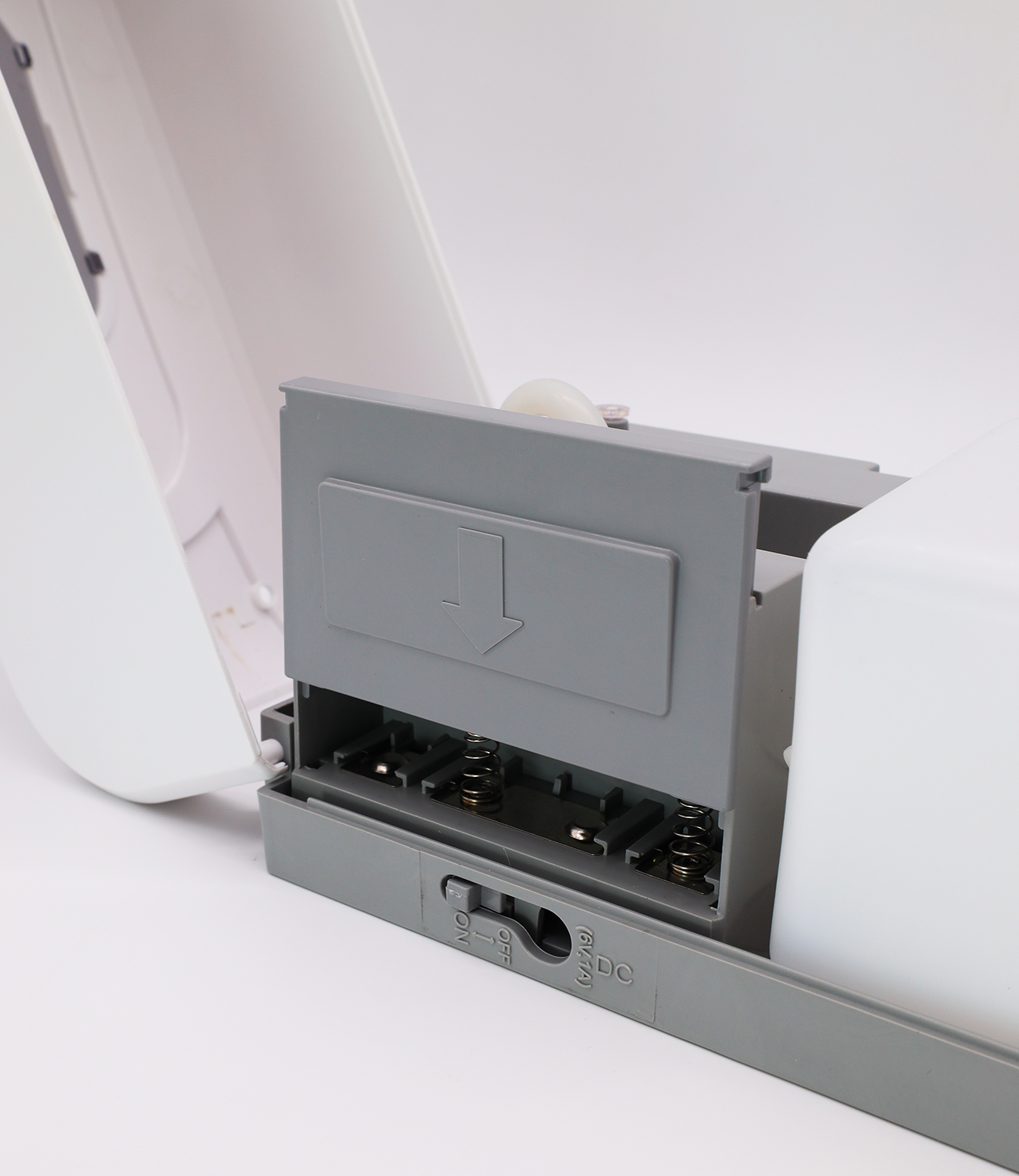 30027 Дозатор СЕНСОРНЫЙ для жидкого мыла к стене Hansen (15/1шт)