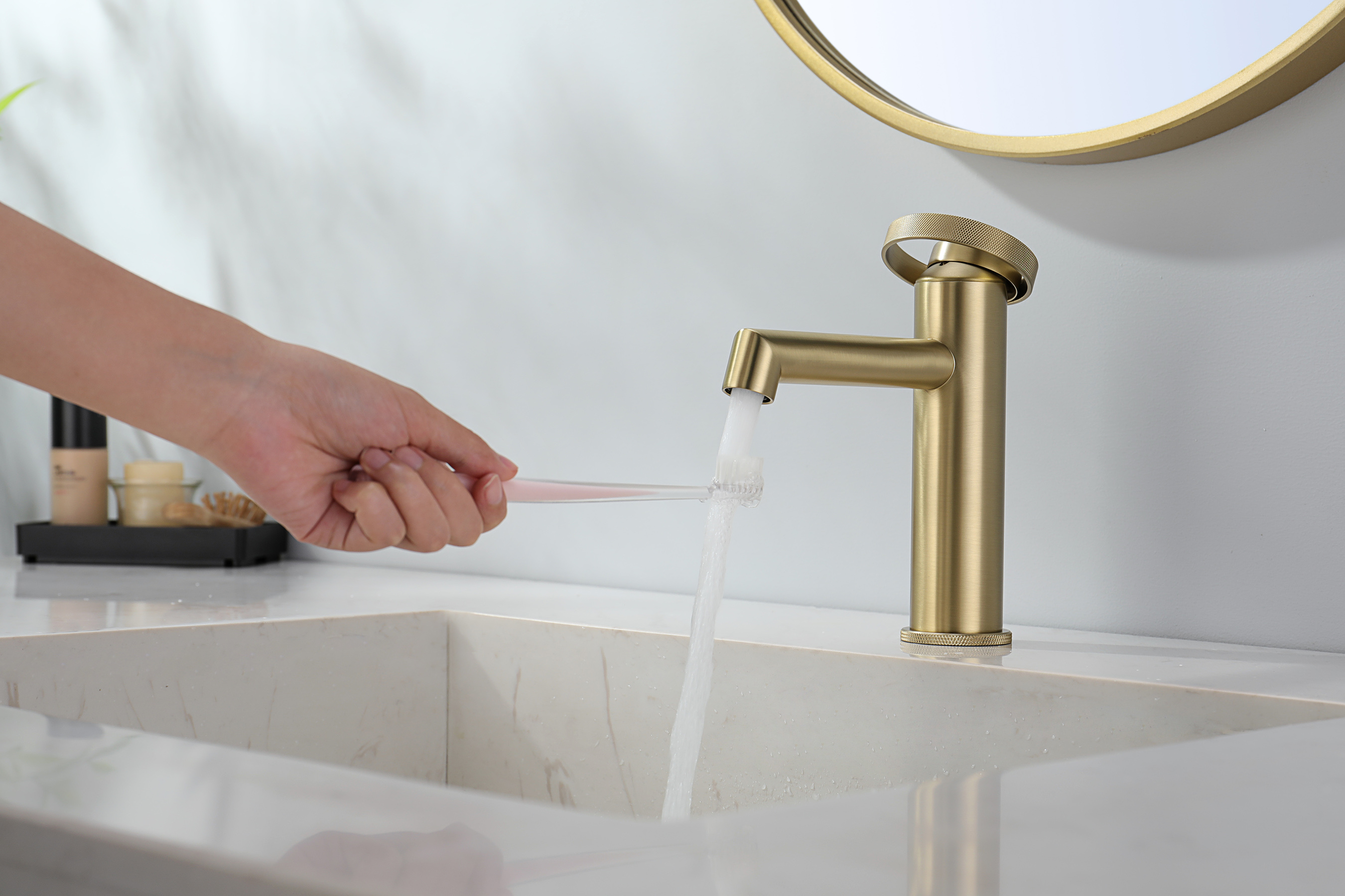 19111-S Смеситель од. для раковины (Мат. Золото) GANZER (10/1шт)