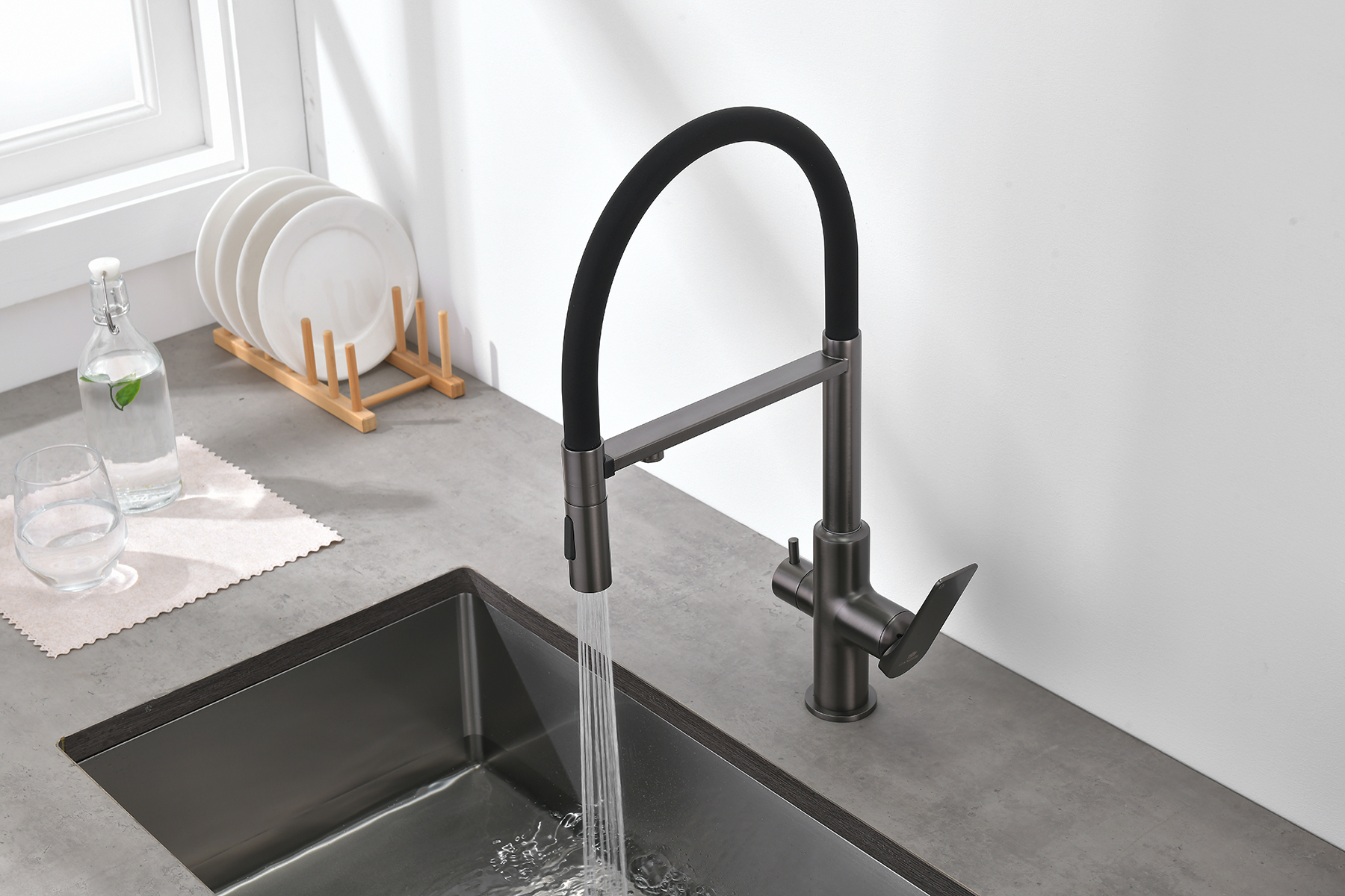 07127-Q Смес. для кухни с гиб МАГ. изл. и под. фильт. (ГРАФИТ+ЧЕР.) GANZER (10/1шт)