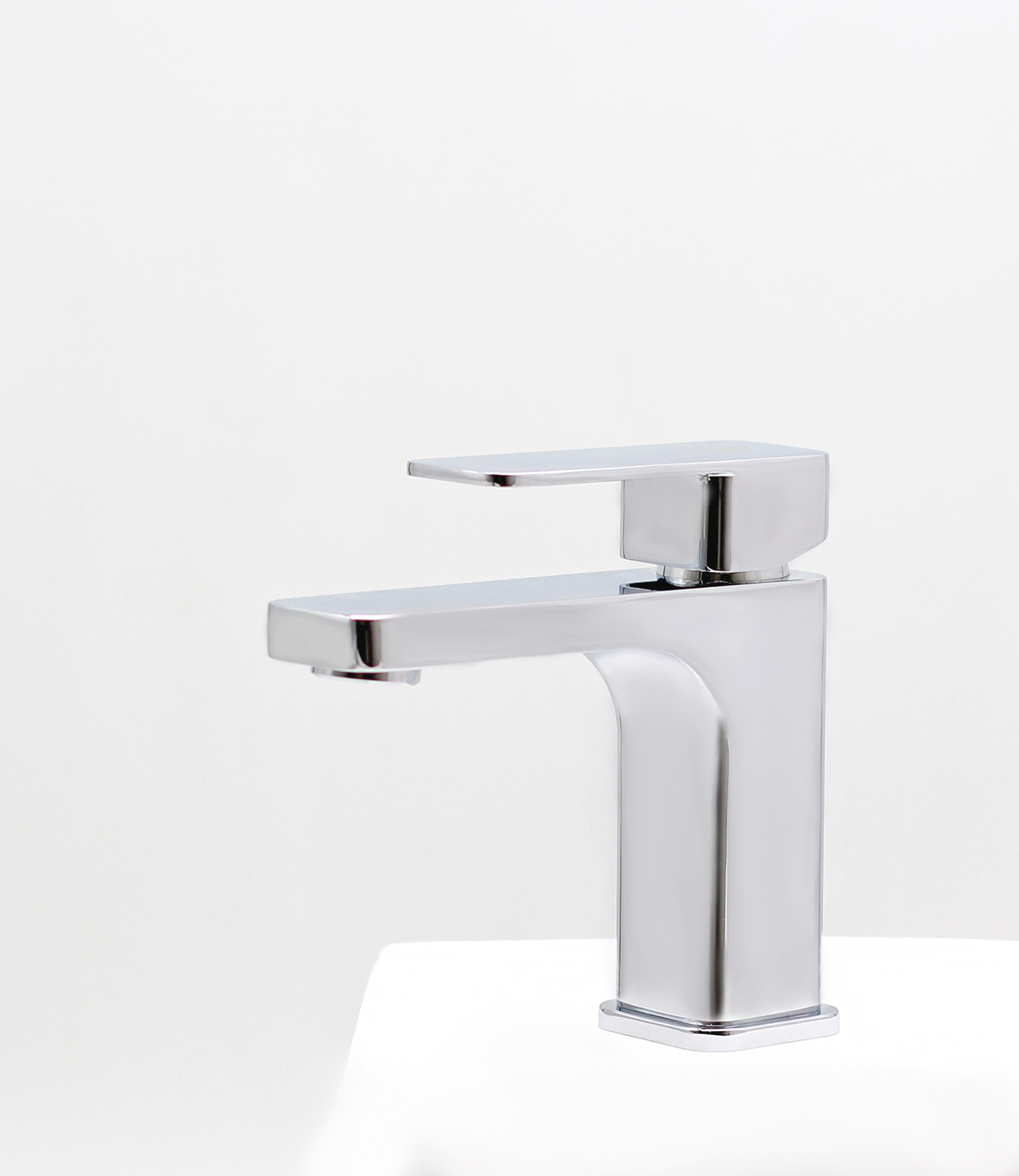 12115 Смеситель для умывальника (ХРОМ)  GANZER (10/1шт)