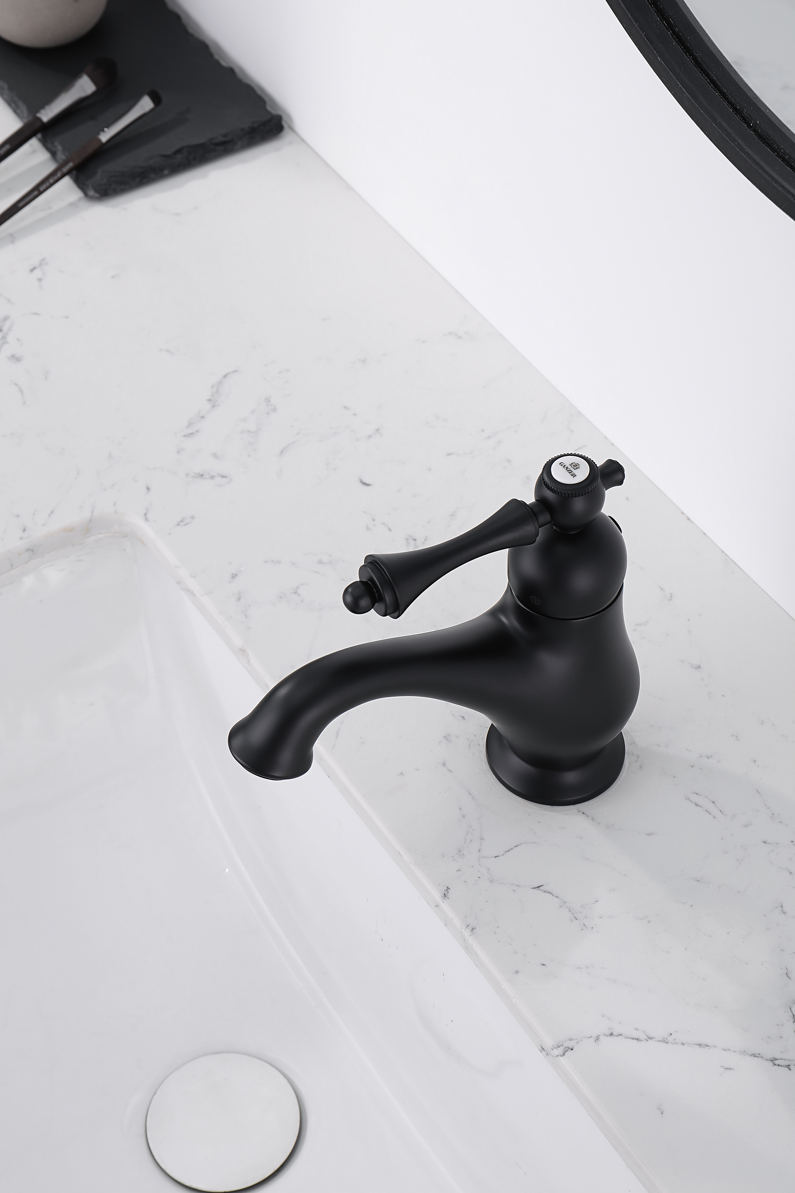 77111-C Смеситель для умыв. (ЧЕРНЫЙ)  GANZER  (10/1шт) Л/К