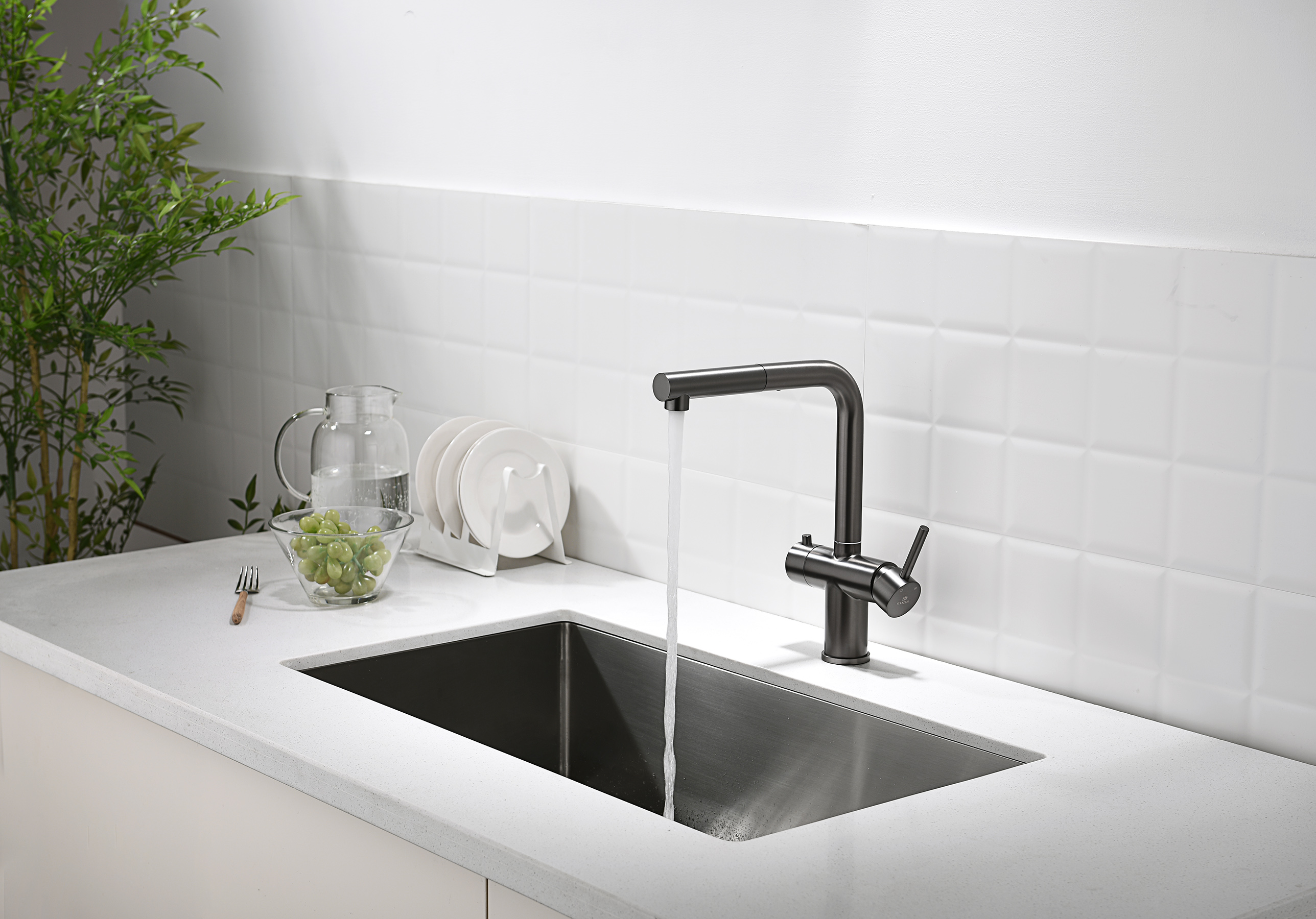 16036-Q Смес. од. для кухни с ВЫД. лейкой и подк. ФИЛЬТ. (ГРАФИТ)  GANZER (10/1шт)